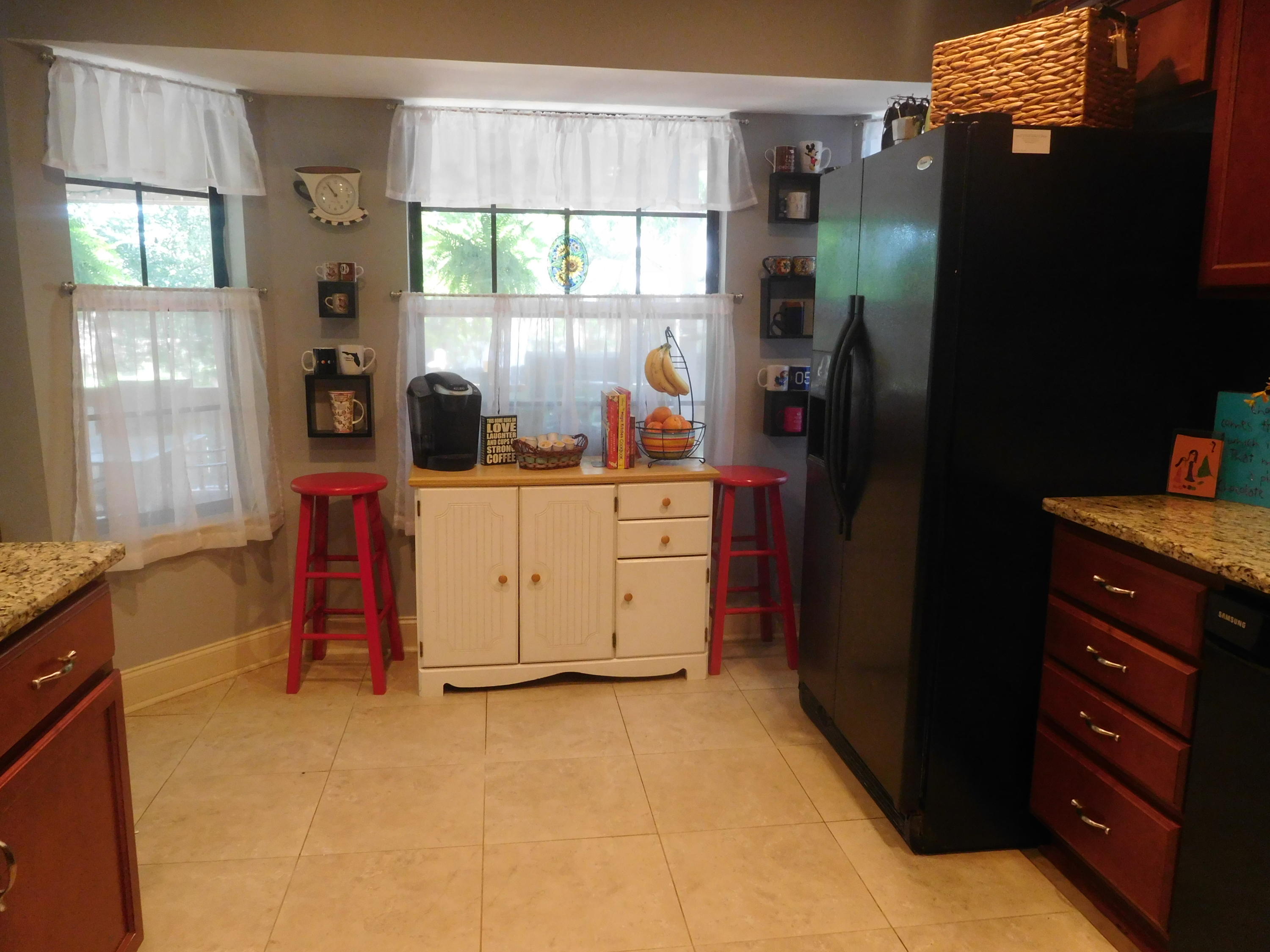 CREEKSIDE ESTATES - Residential Lease