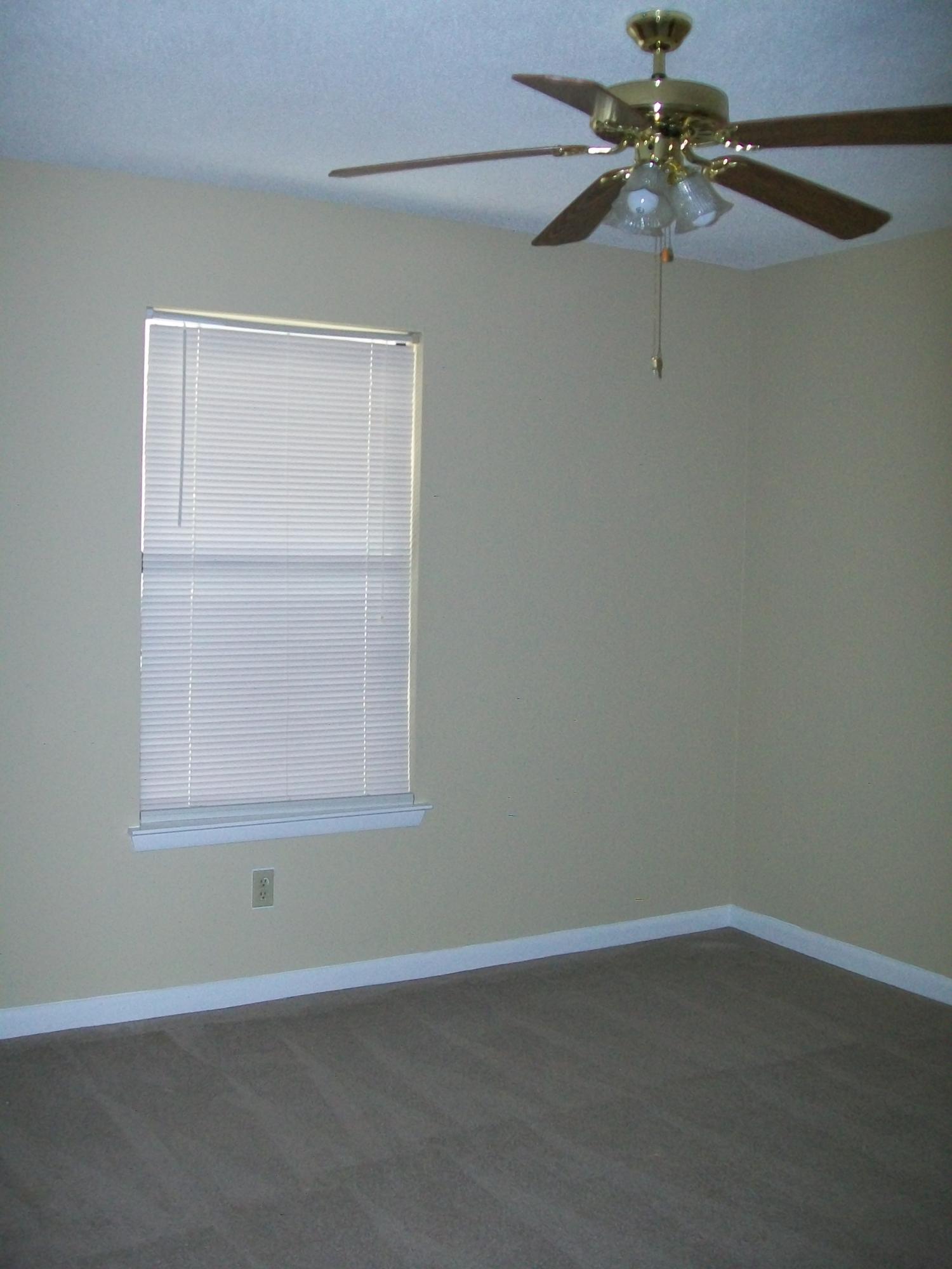 KELL-AIRE GARDENS - Residential Lease