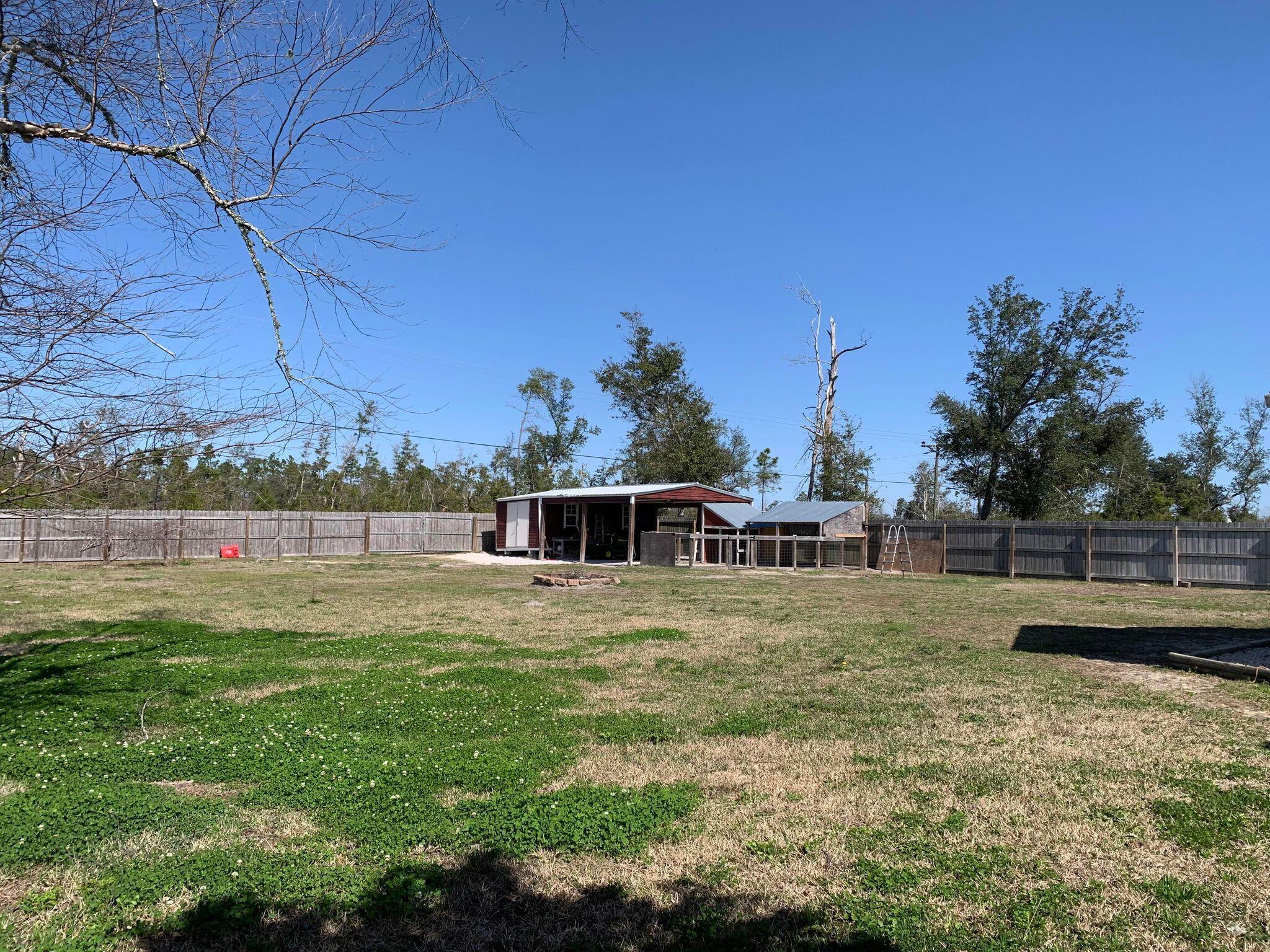 PELICAN POINT - Residential