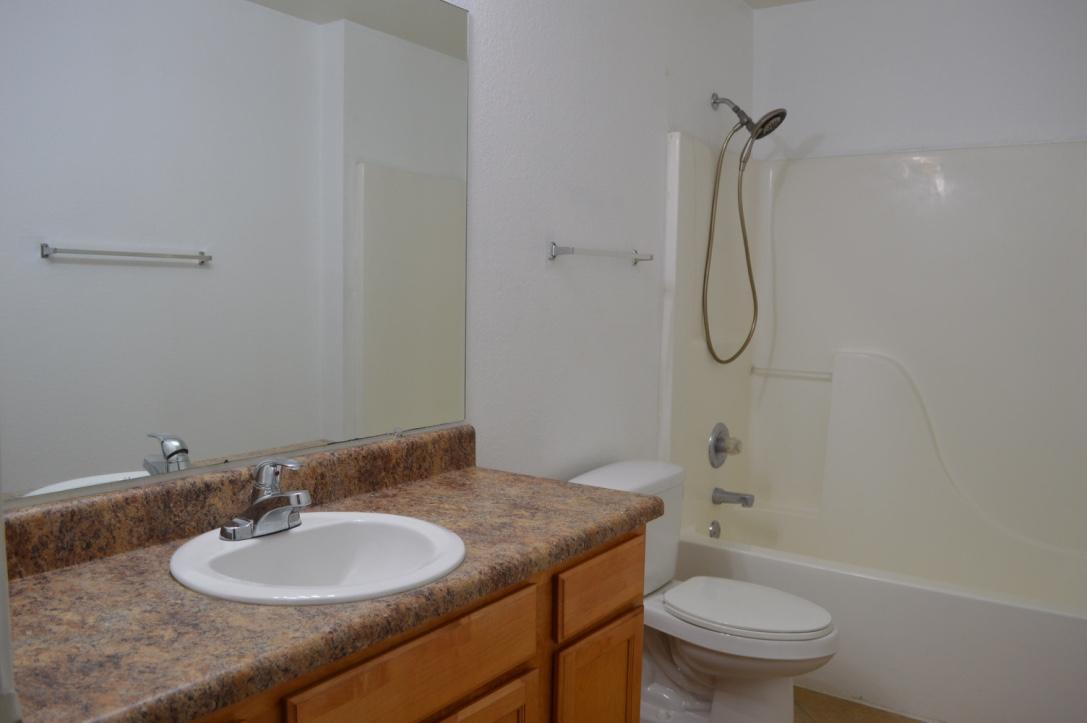 QUAIL LAKE - Residential