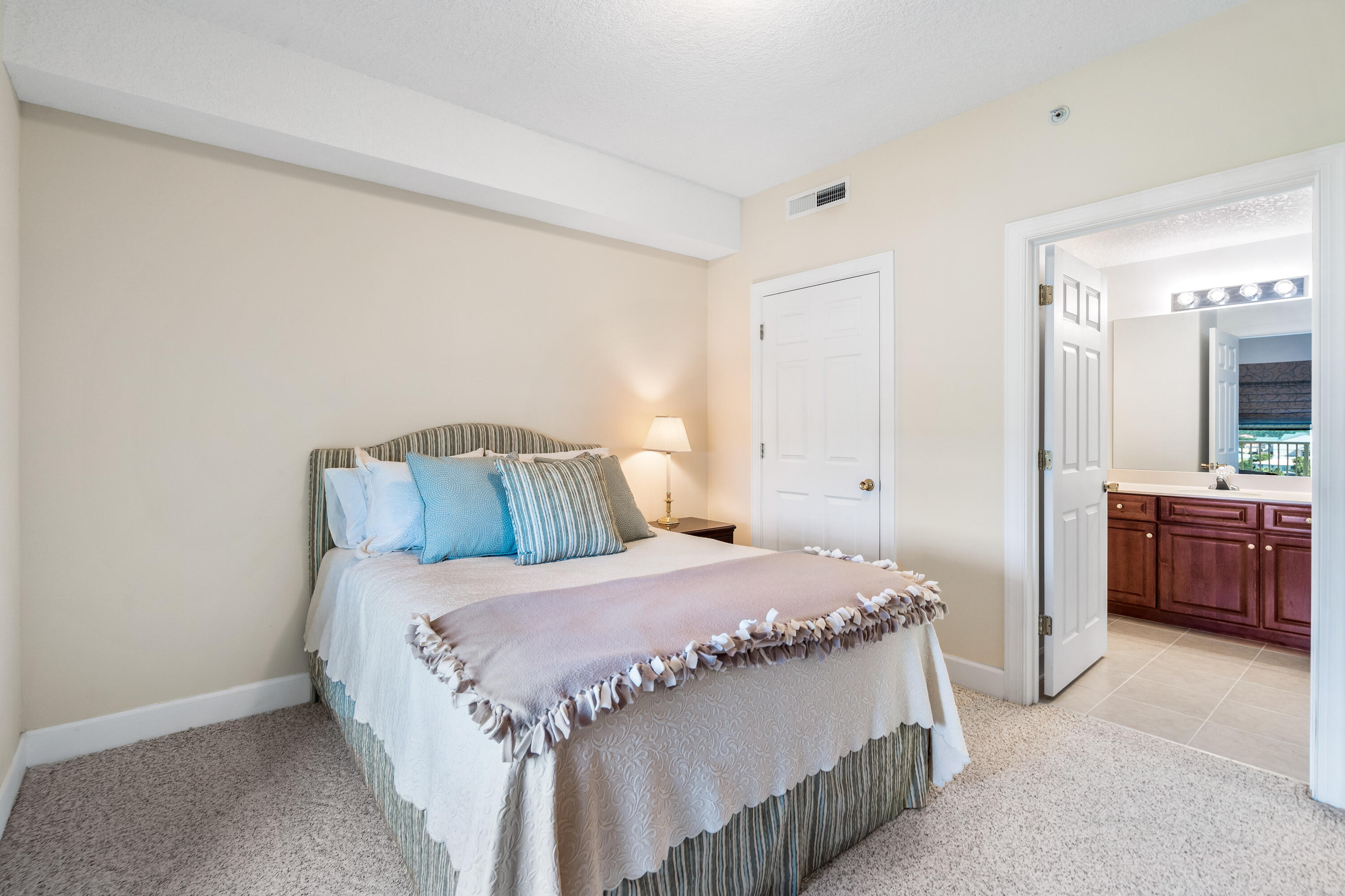 EMERALD ISLE - Residential