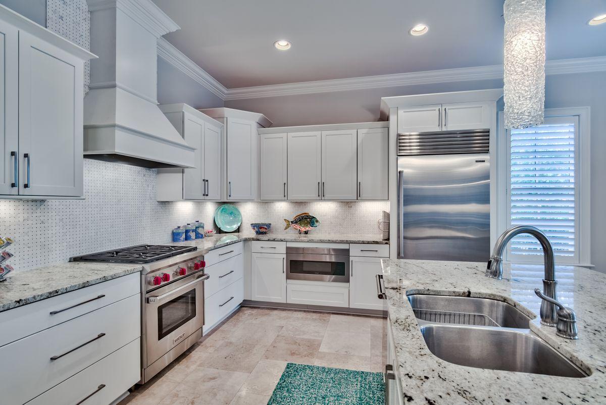 BAYTOWNE AVE EAST - Residential