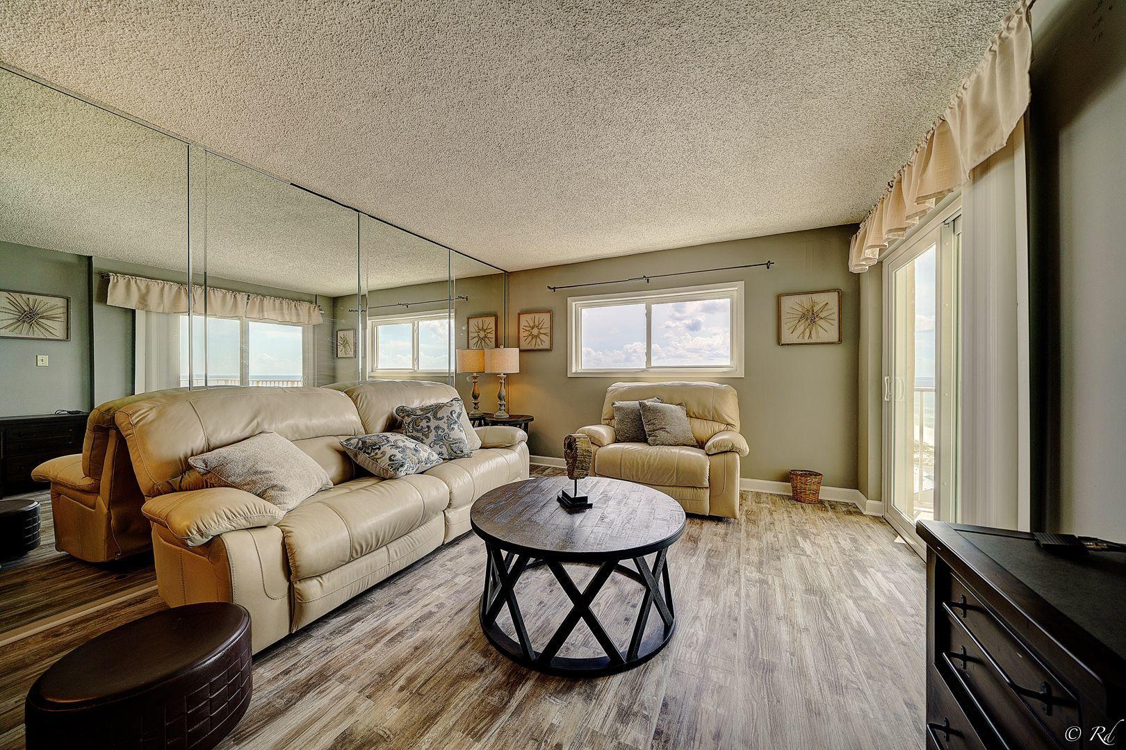 REGENCY TOWERS - Residential