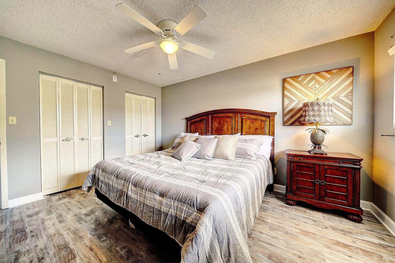 REGENCY TOWERS - Residential