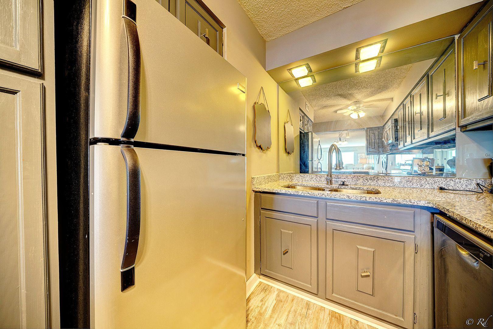 REGENCY TOWERS - Residential