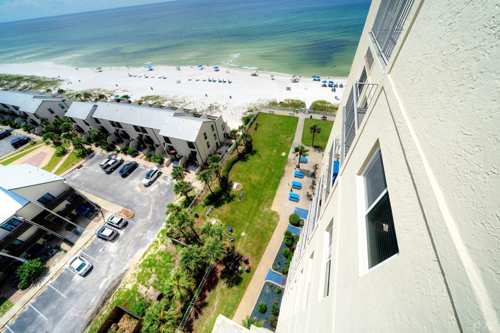 REGENCY TOWERS - Residential