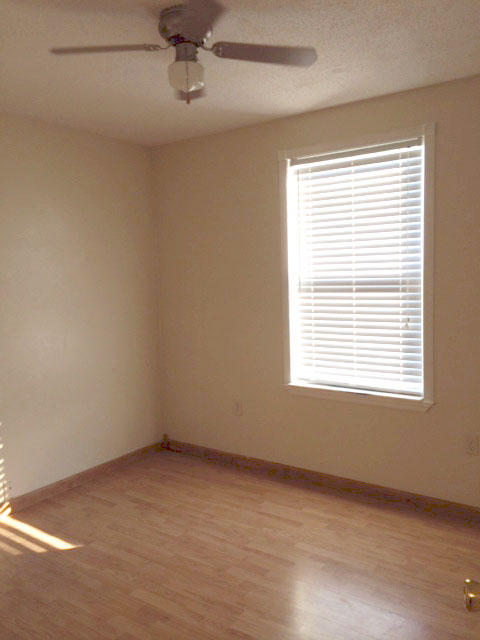 WHISPERING LAKES ESTATES - Residential Lease