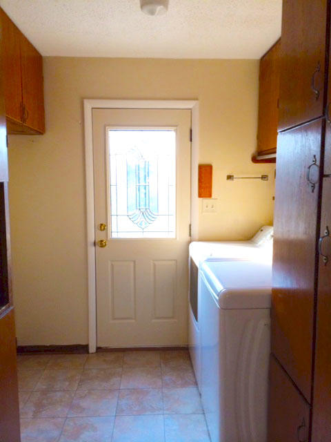 WHISPERING LAKES ESTATES - Residential Lease