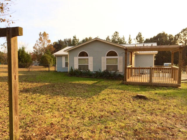 WHISPERING LAKES ESTATES - Residential Lease
