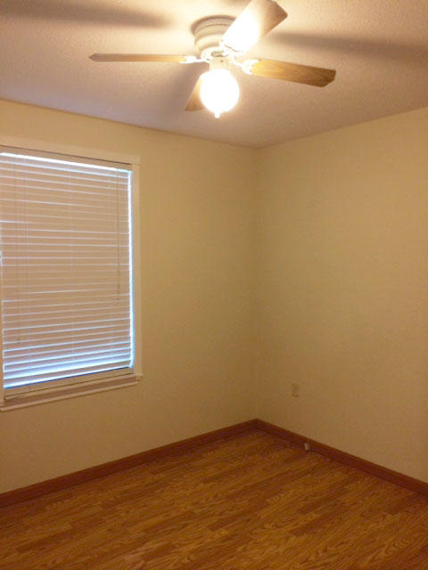 WHISPERING LAKES ESTATES - Residential Lease