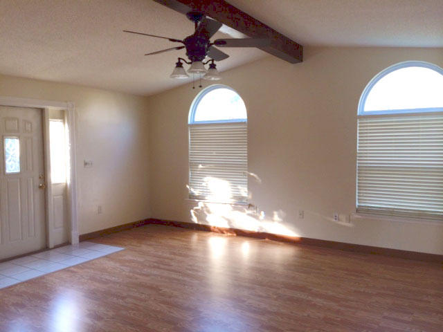 WHISPERING LAKES ESTATES - Residential Lease