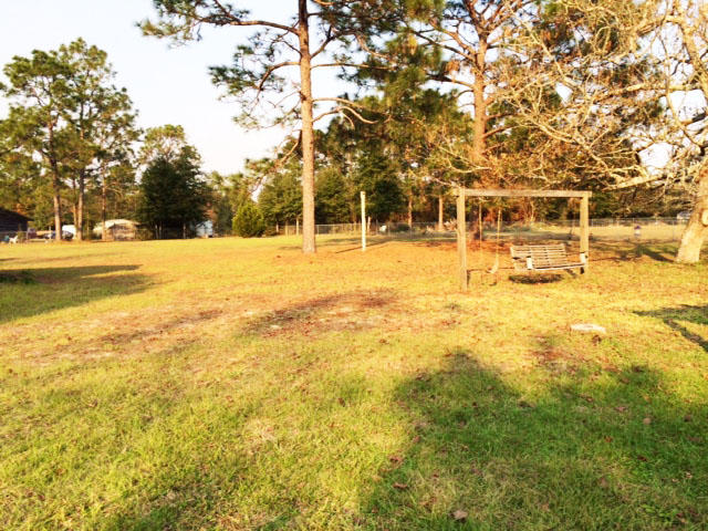 WHISPERING LAKES ESTATES - Residential Lease