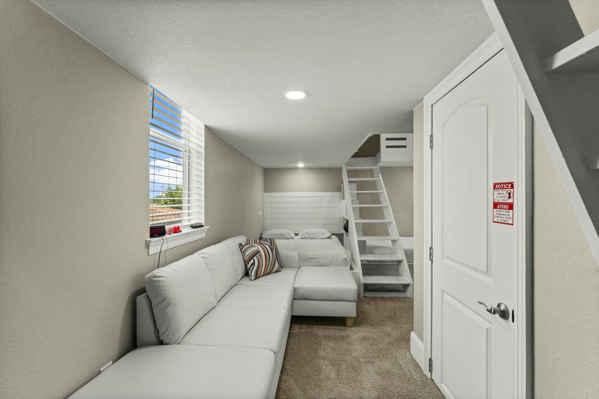 LOT 3 SPYGLASS VILLAS S/D TOGETHER WITH A 25% OWNERSHIP OF SPYGLASS DR & RETENTION AREA AS SHOWN ON - Residential
