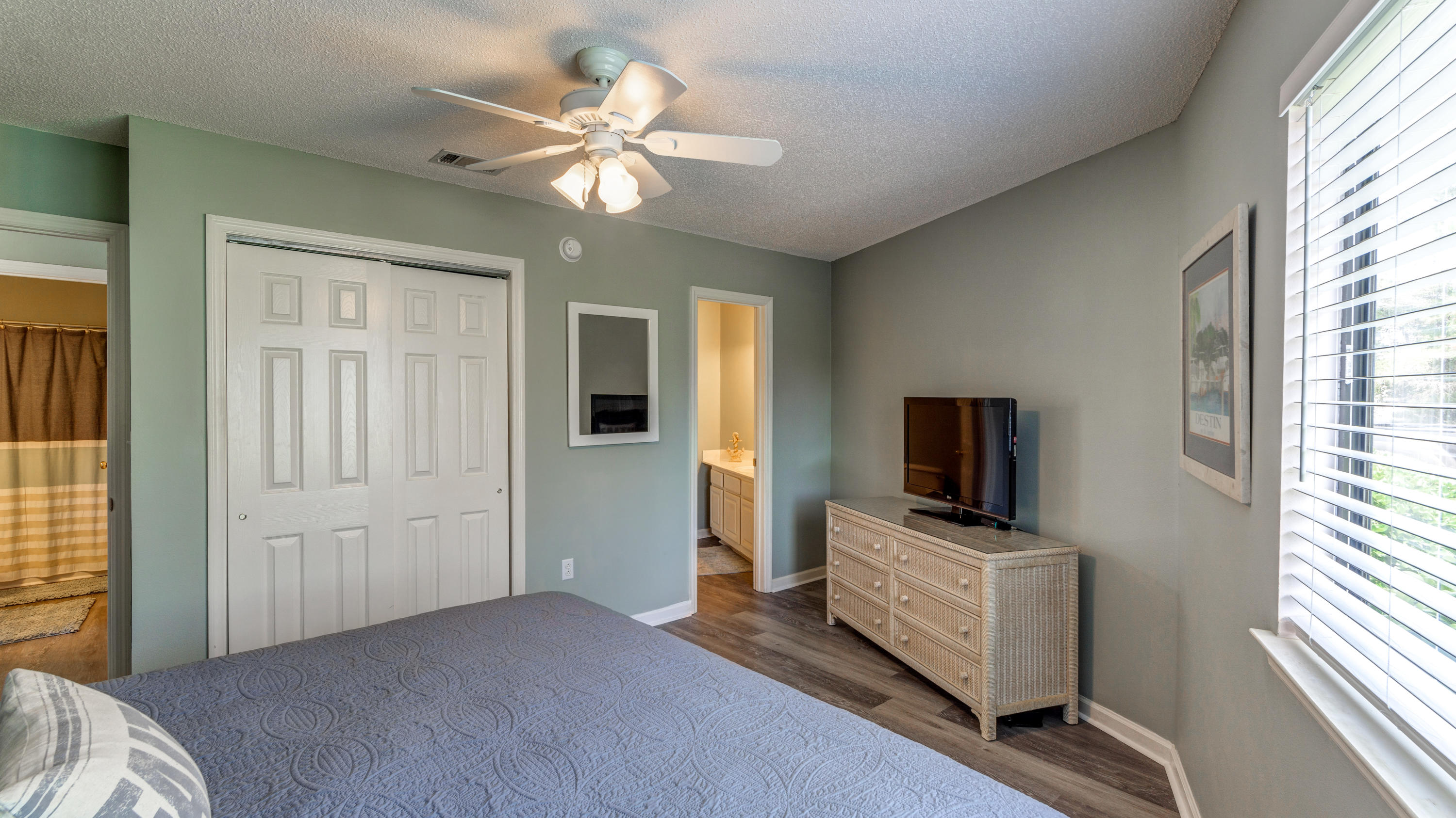 CRYSTAL VILLAGE 2 CONDO PH 4 - Residential