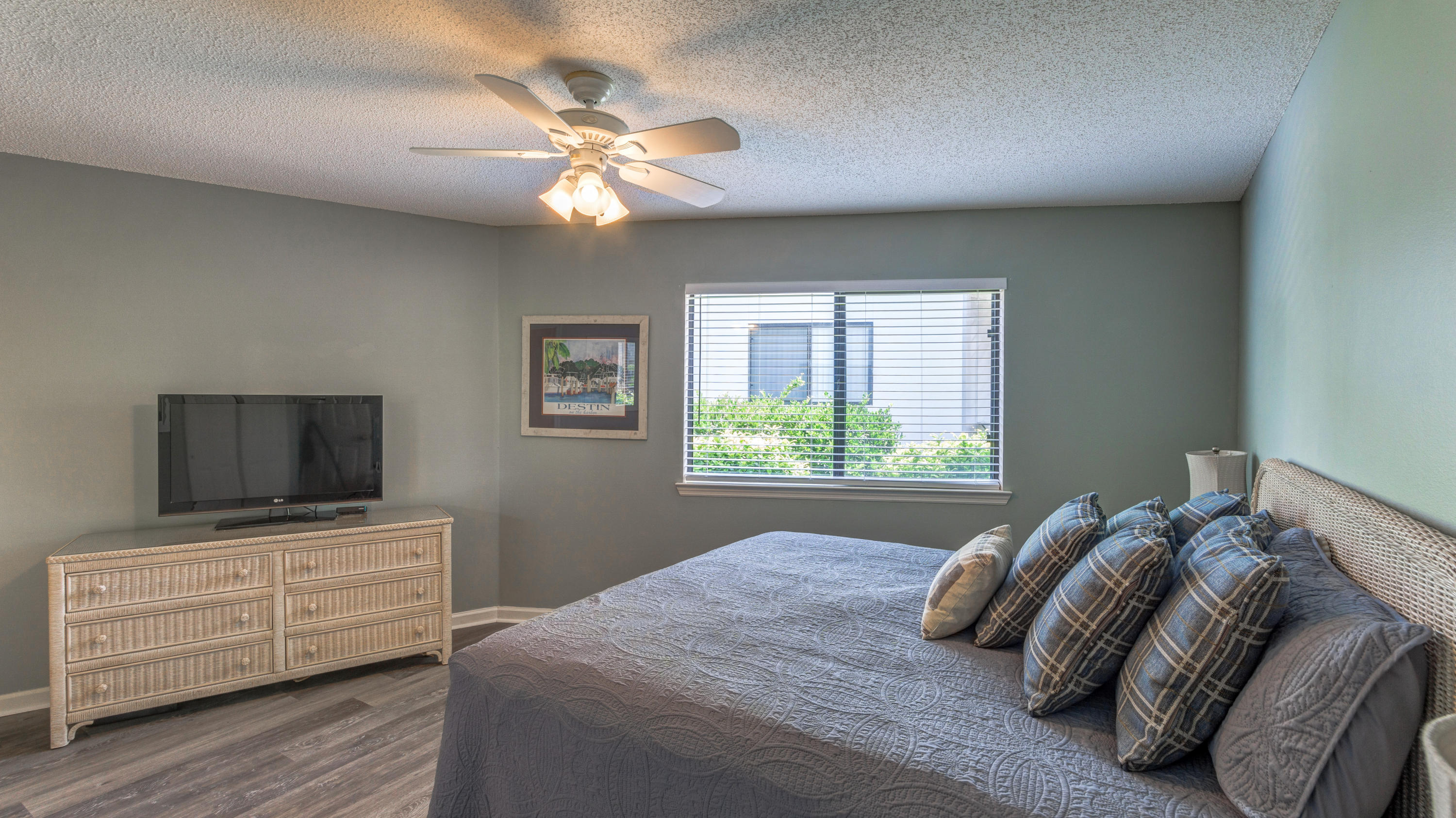 CRYSTAL VILLAGE 2 CONDO PH 4 - Residential