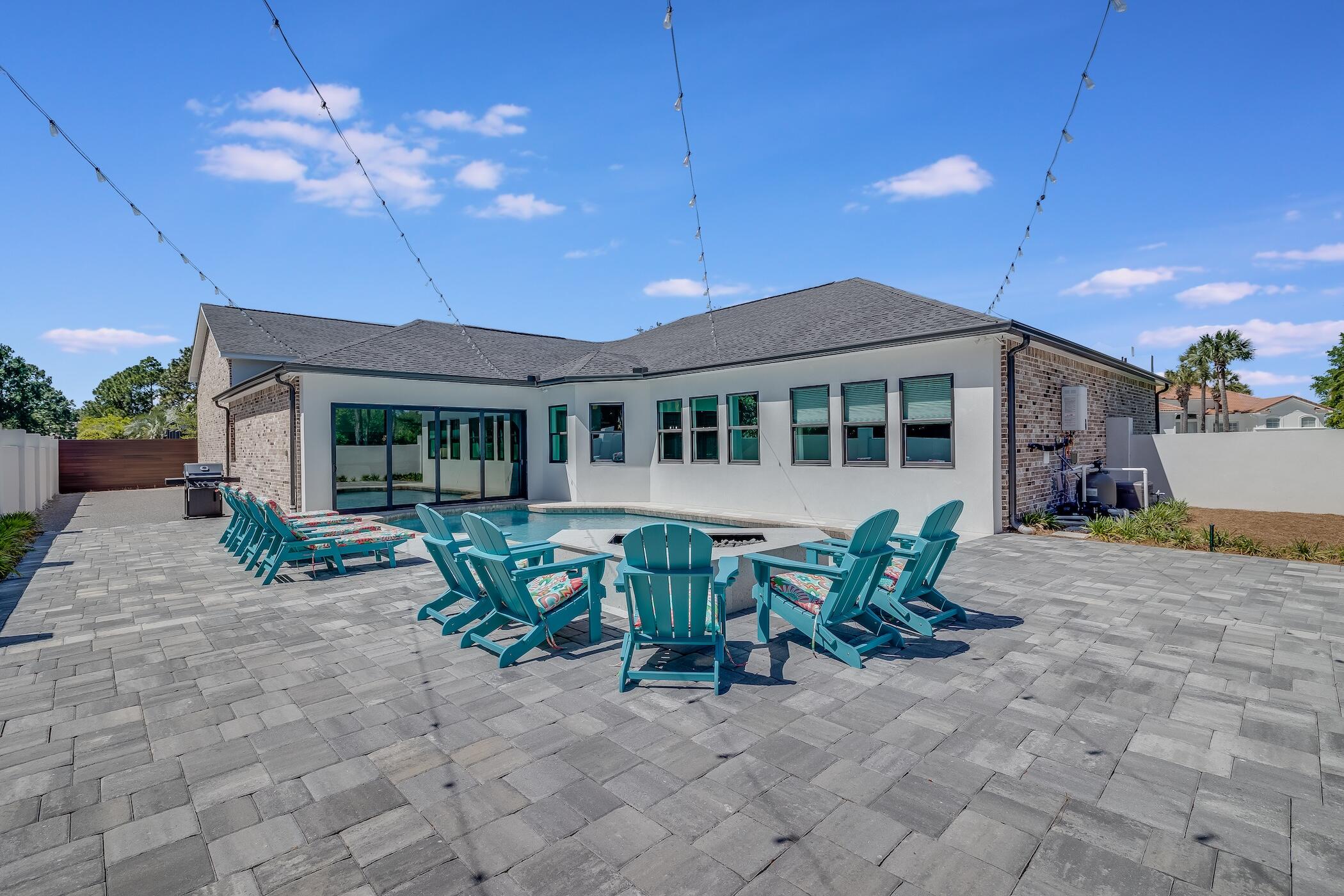 EMERALD BAY WEST - Residential
