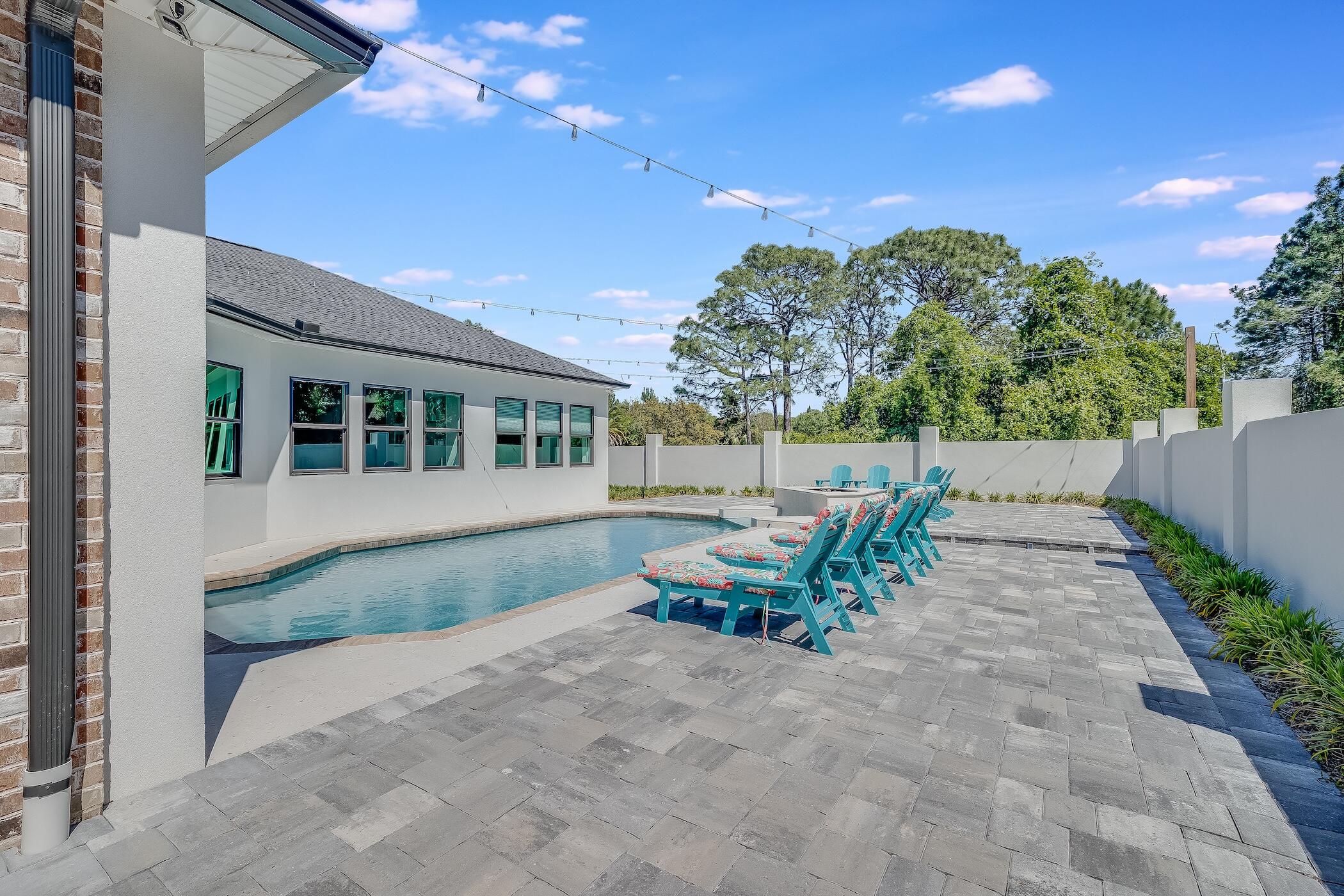 EMERALD BAY WEST - Residential