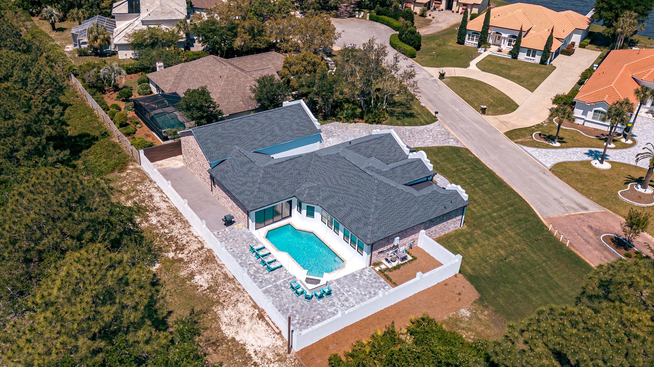 EMERALD BAY WEST - Residential