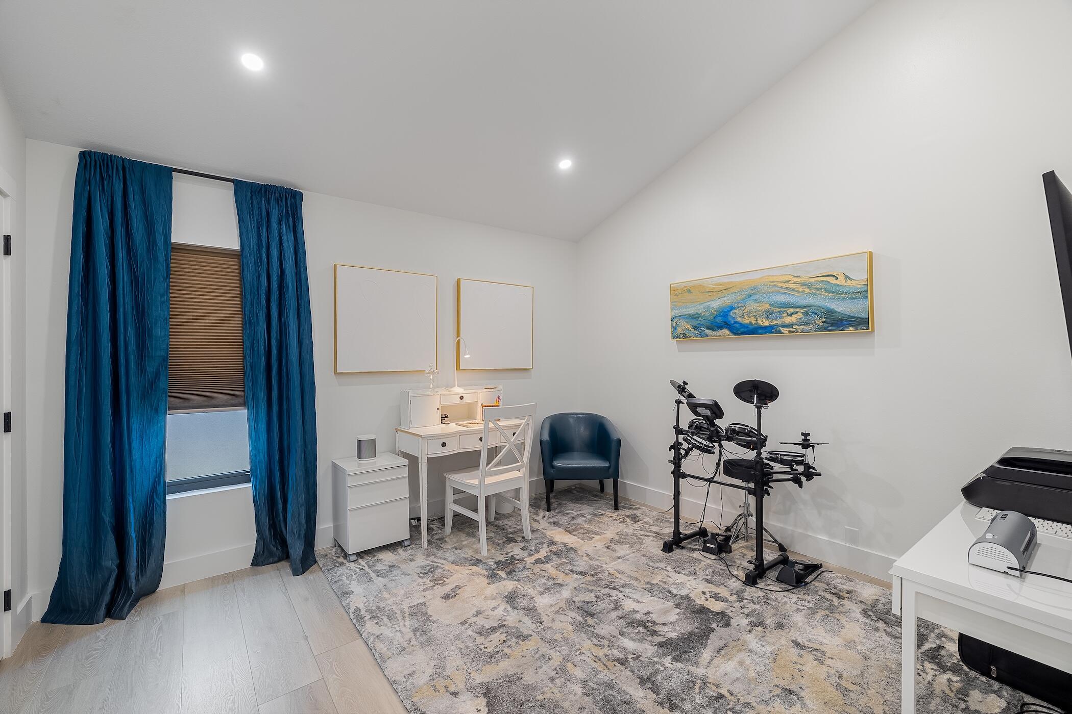 EMERALD BAY WEST - Residential