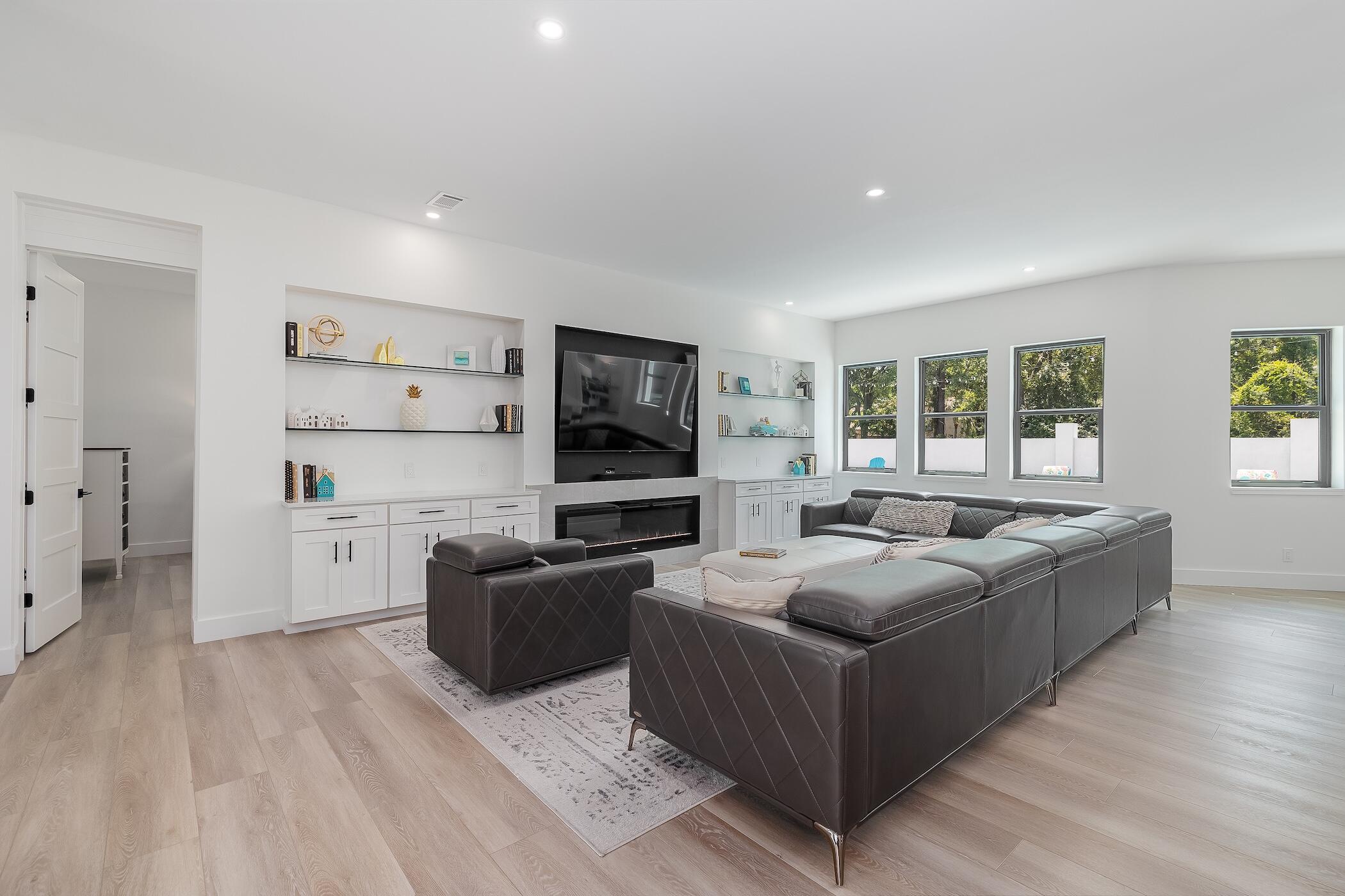 EMERALD BAY WEST - Residential
