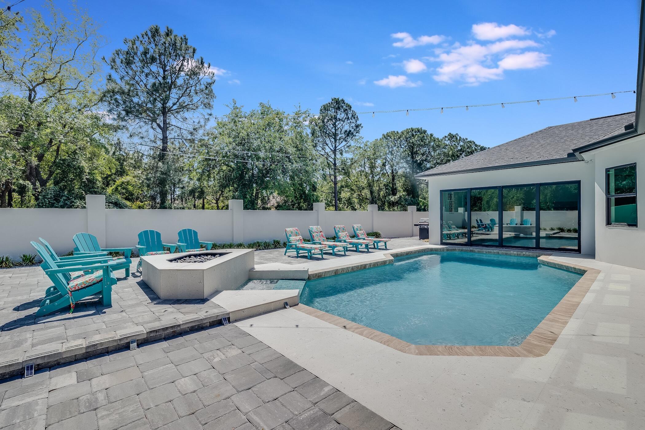 EMERALD BAY WEST - Residential