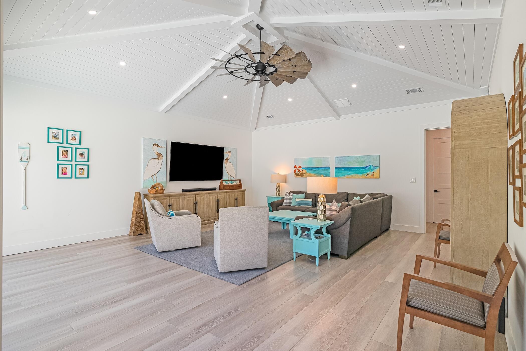 EMERALD BAY WEST - Residential