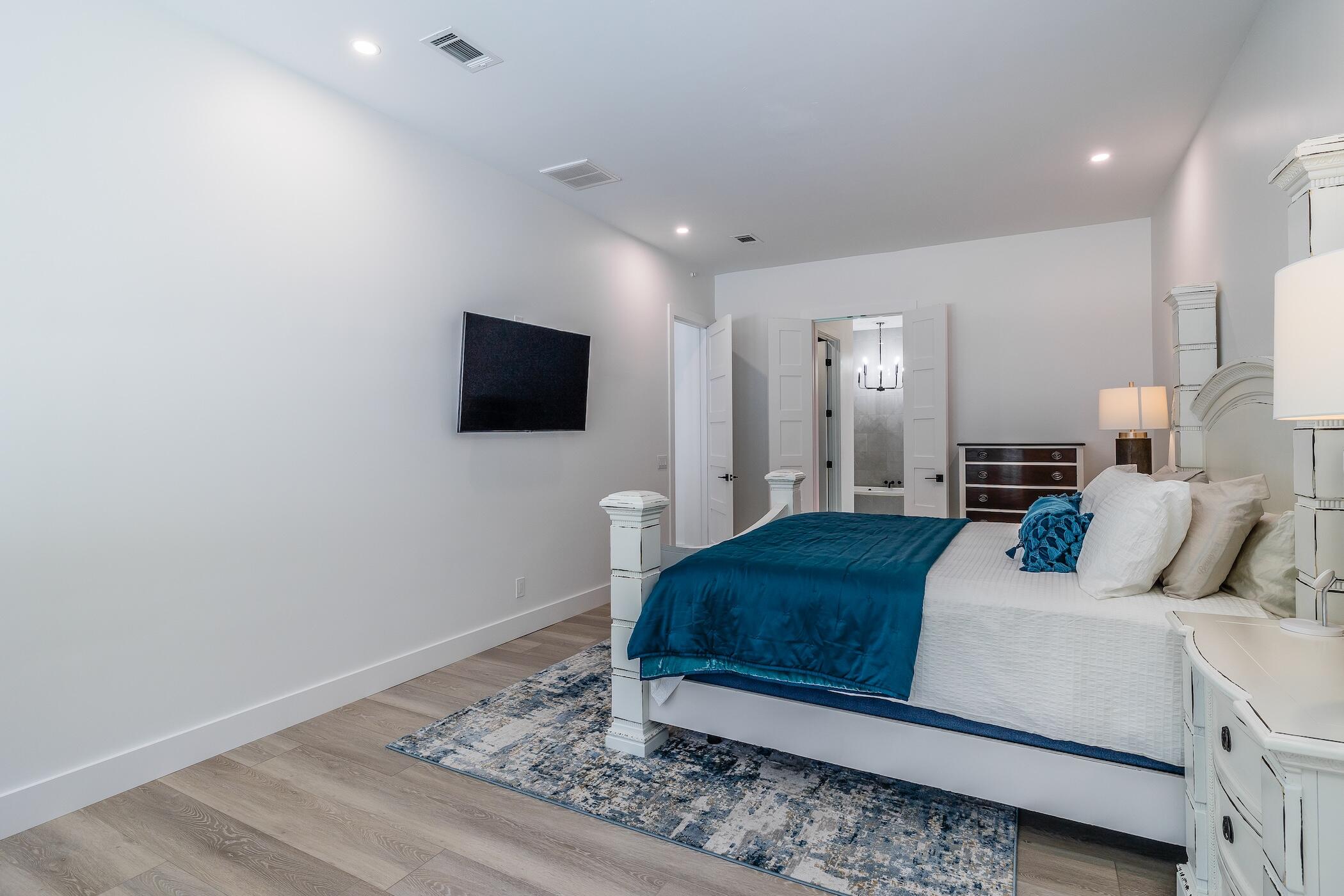 EMERALD BAY WEST - Residential