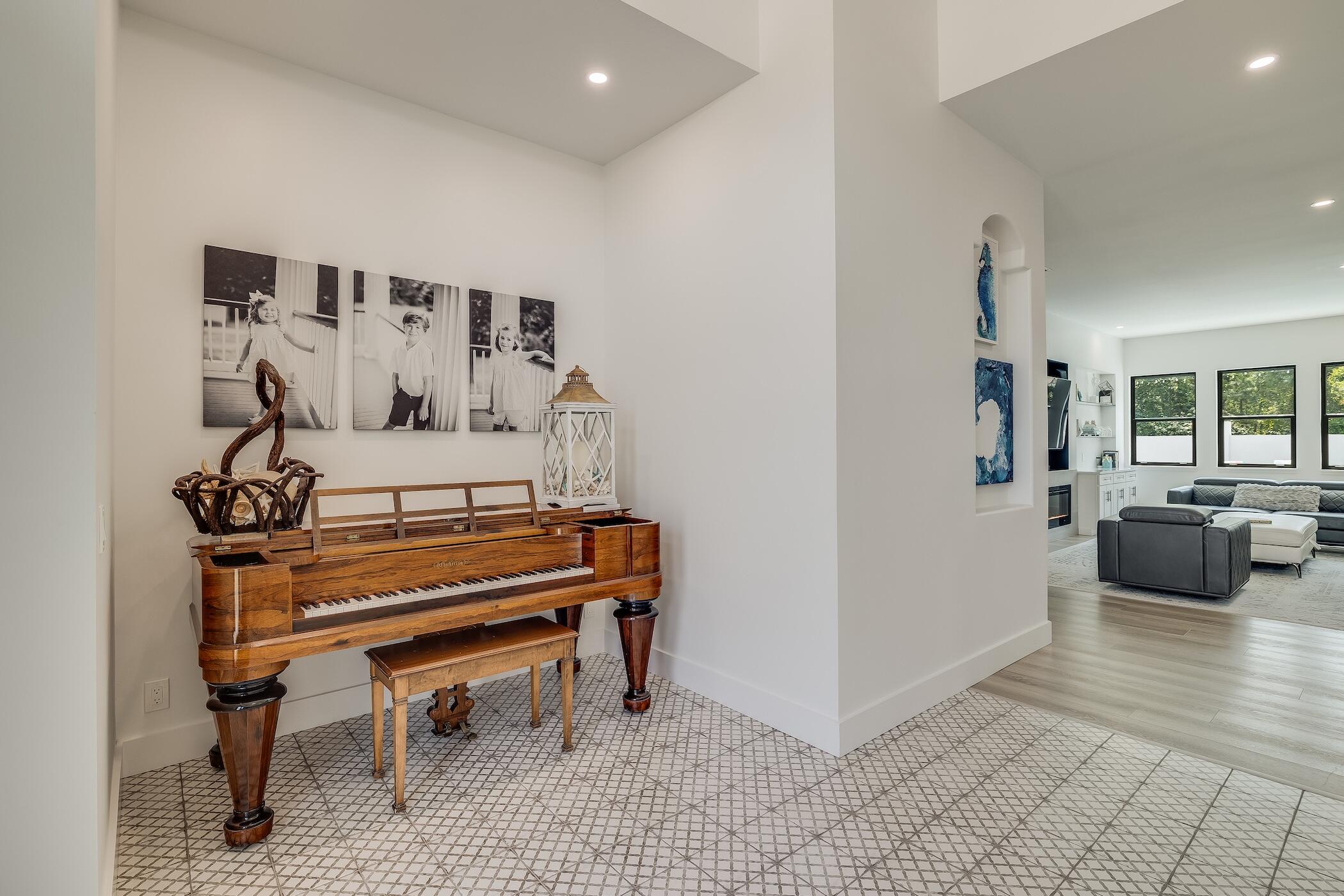EMERALD BAY WEST - Residential