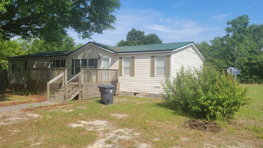 Welcome to your peaceful retreat in DeFuniak Springs, Florida. This charming 3-bedroom, 2-bathroom mobile home sits on over 2 acres of land just minutes from the beautiful Juniper Lake, offering the perfect balance of comfort, space, and convenience.Inside, the home features an open-concept layout filled with natural light, a functional kitchen with modern appliances, and spacious bedrooms with generous closet space. Whether you're relaxing in the living room or cooking for guests, the home provides a warm and inviting atmosphere ideal for both everyday living and entertaining.Step outside and enjoy over two acres of private land, giving you plenty of room for outdoor activities, gardening, or even adding additional structures. The property offers a sense of seclusion while still being conveniently located!
Best of all, you're just a short drive from Juniper Lake, a local gem known for its fishing, boating, and scenic beauty. Whether you're seeking a full-time residence or a peaceful getaway, this home is a rare find in an ideal location.
Don't miss outschedule your showing today!