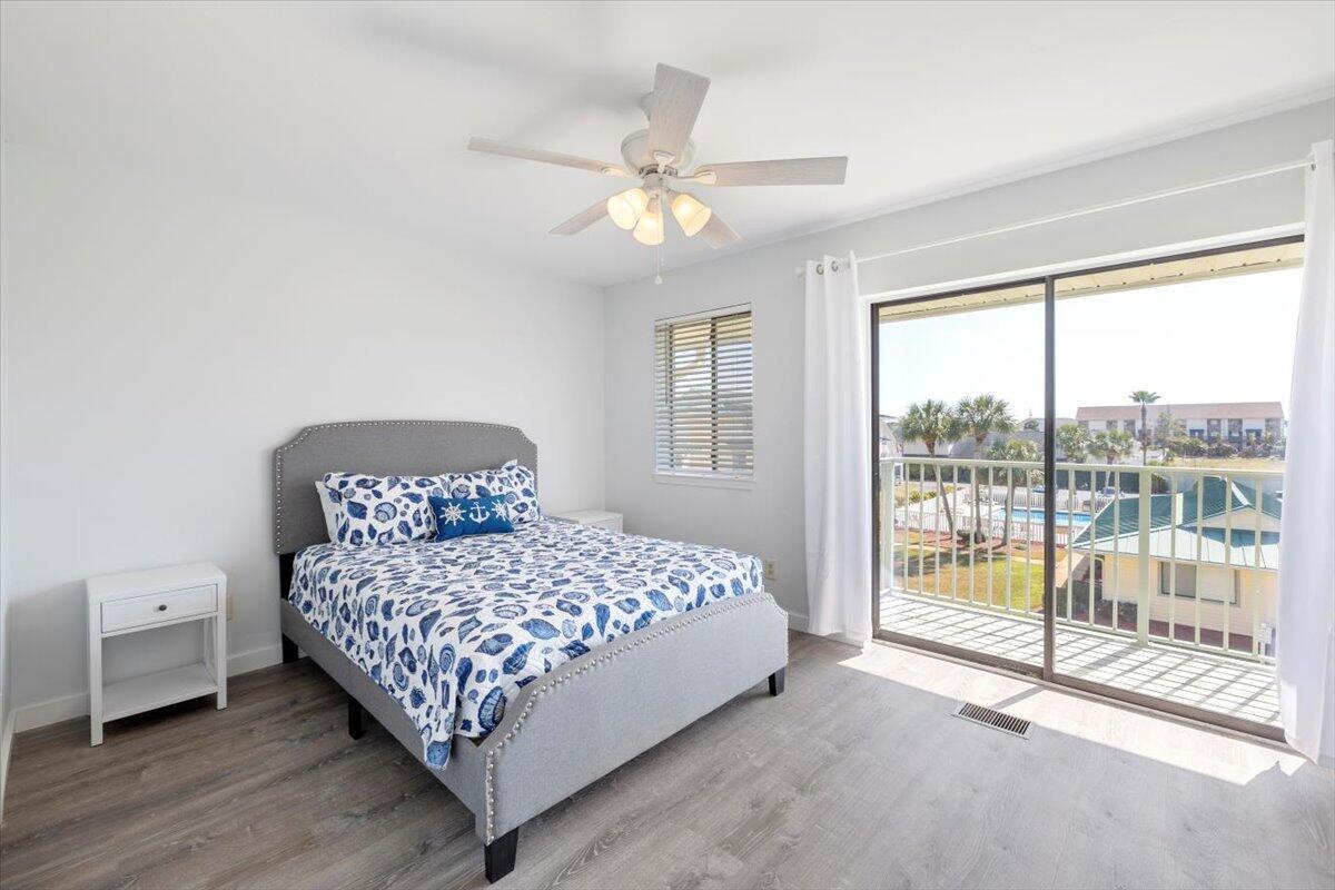 SANDPRINTS CONDO - Residential