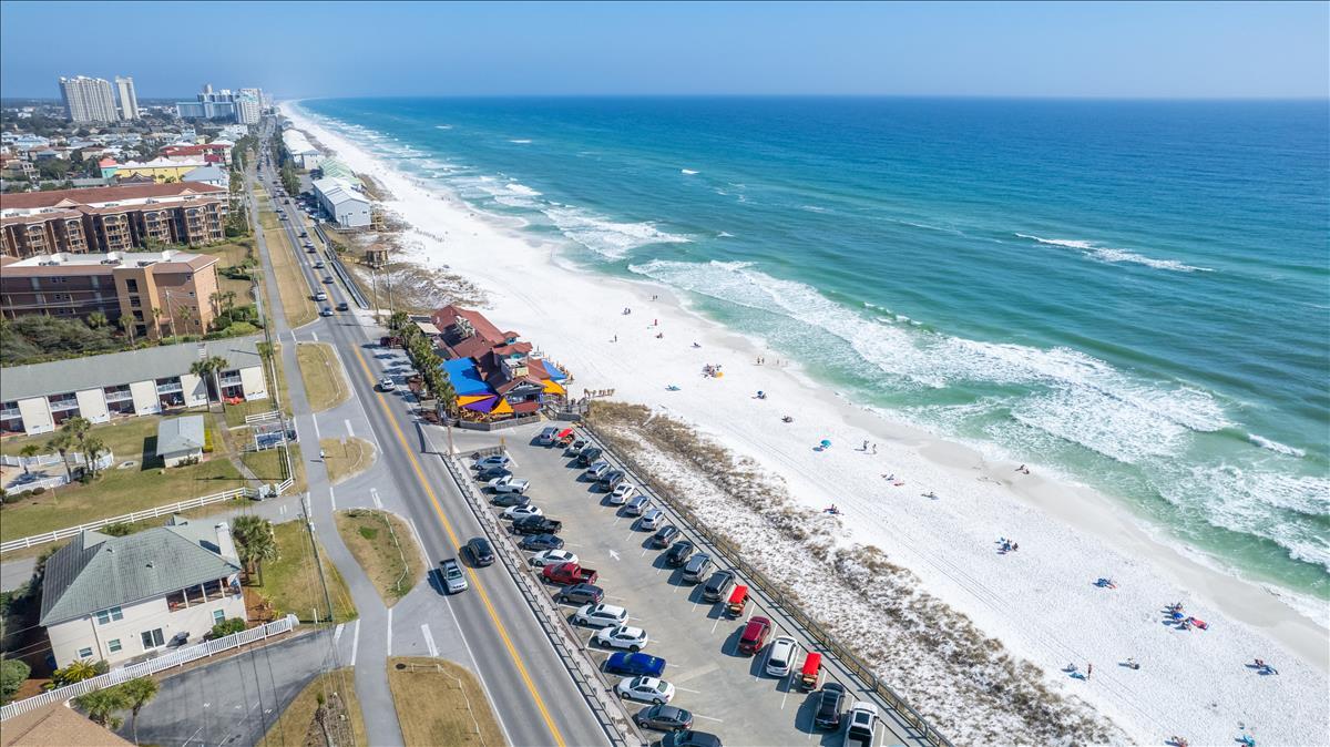 SANDPRINTS CONDO - Residential