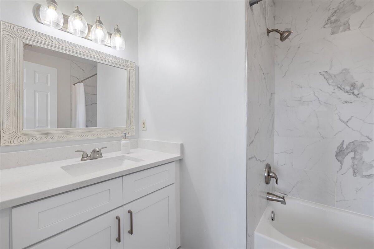 SANDPRINTS CONDO - Residential