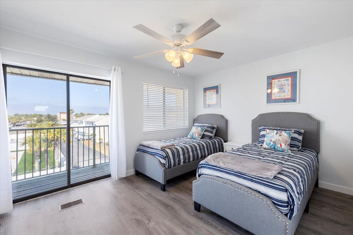 SANDPRINTS CONDO - Residential