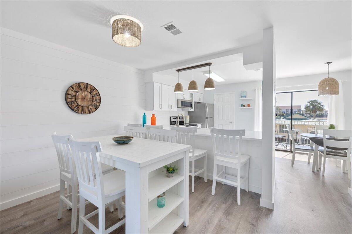 SANDPRINTS CONDO - Residential