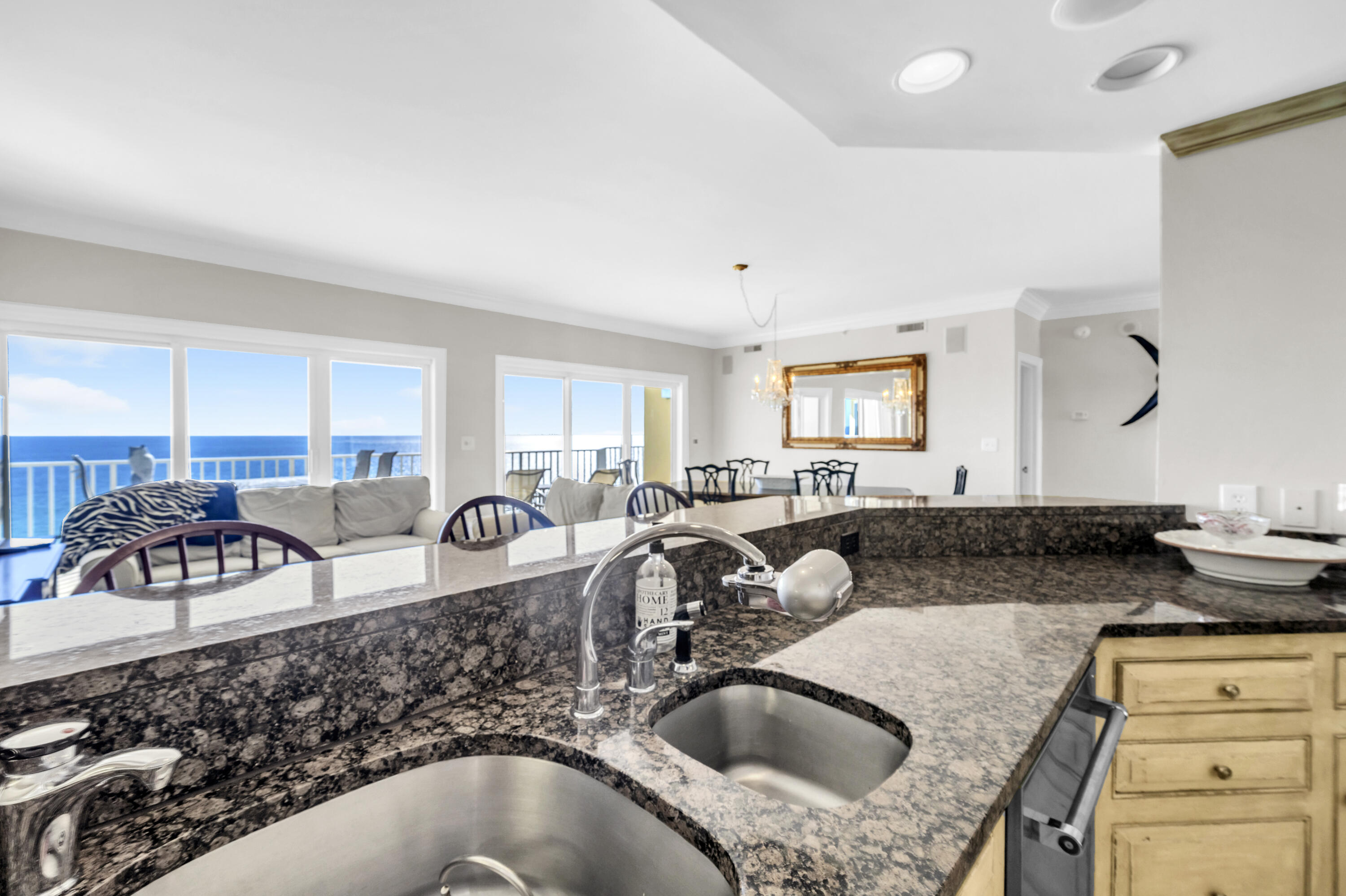 HOLIDAY ISLE TOWERS CONDO - Residential