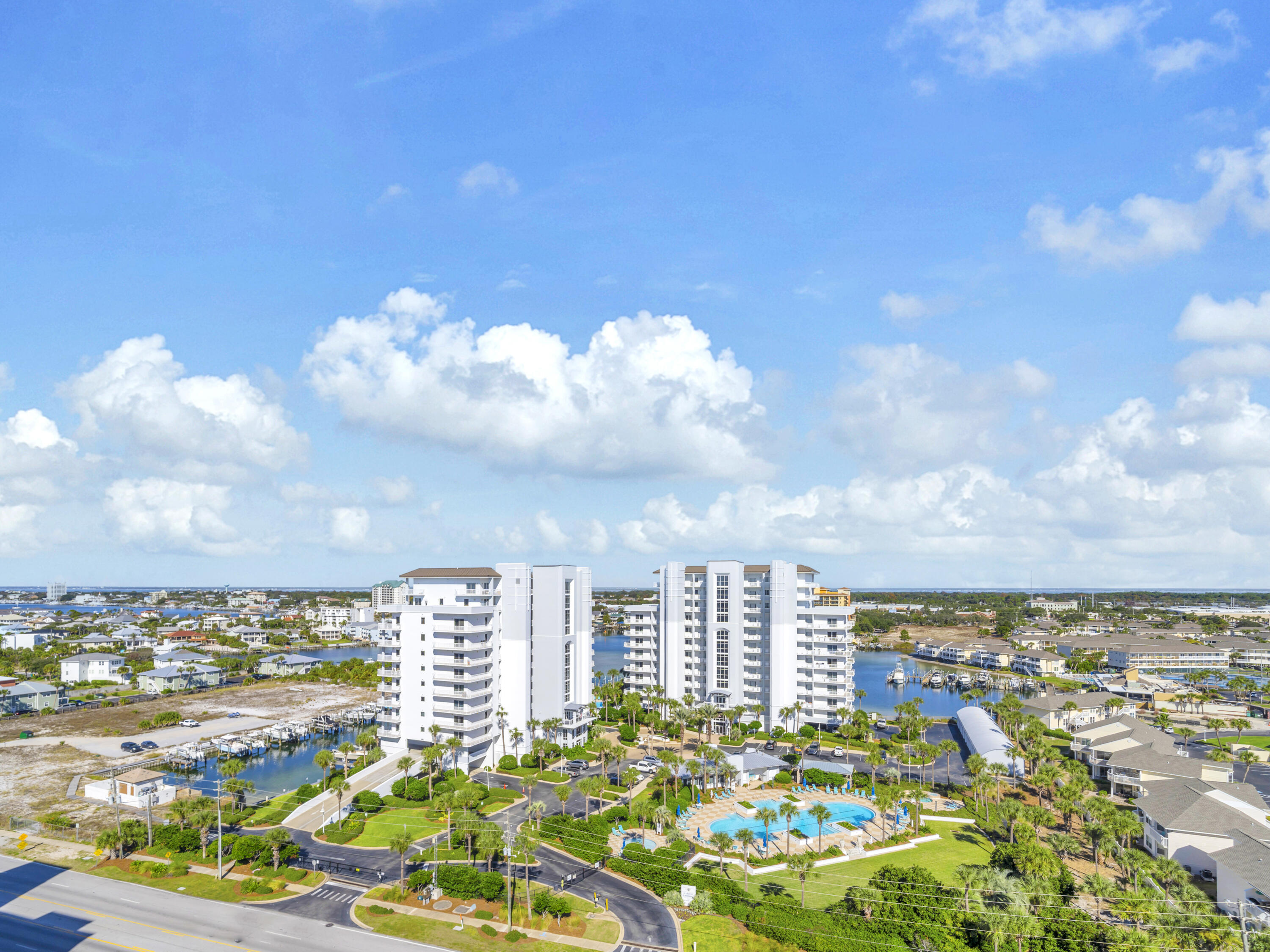 HOLIDAY ISLE TOWERS CONDO - Residential