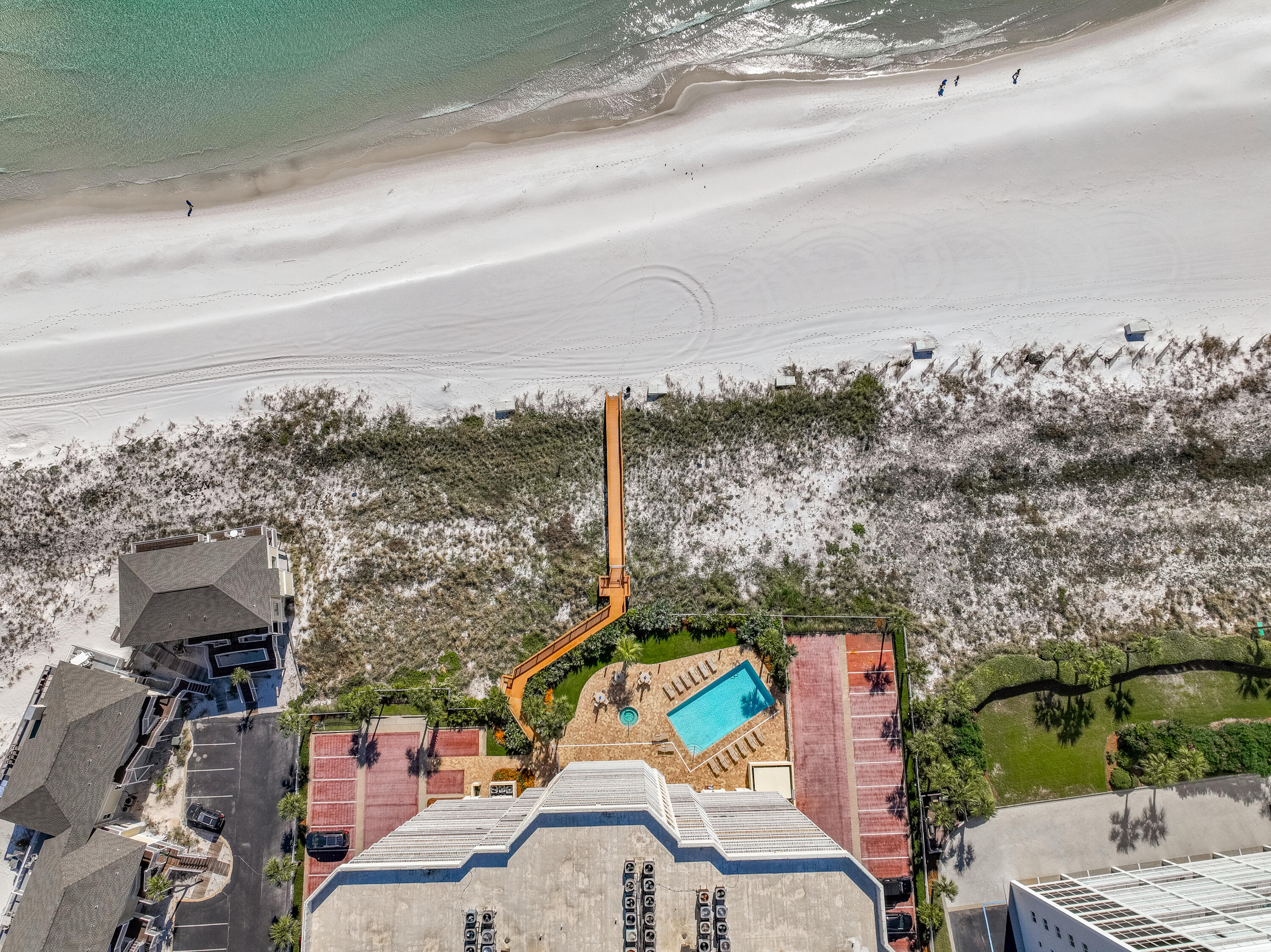 HOLIDAY ISLE TOWERS CONDO - Residential