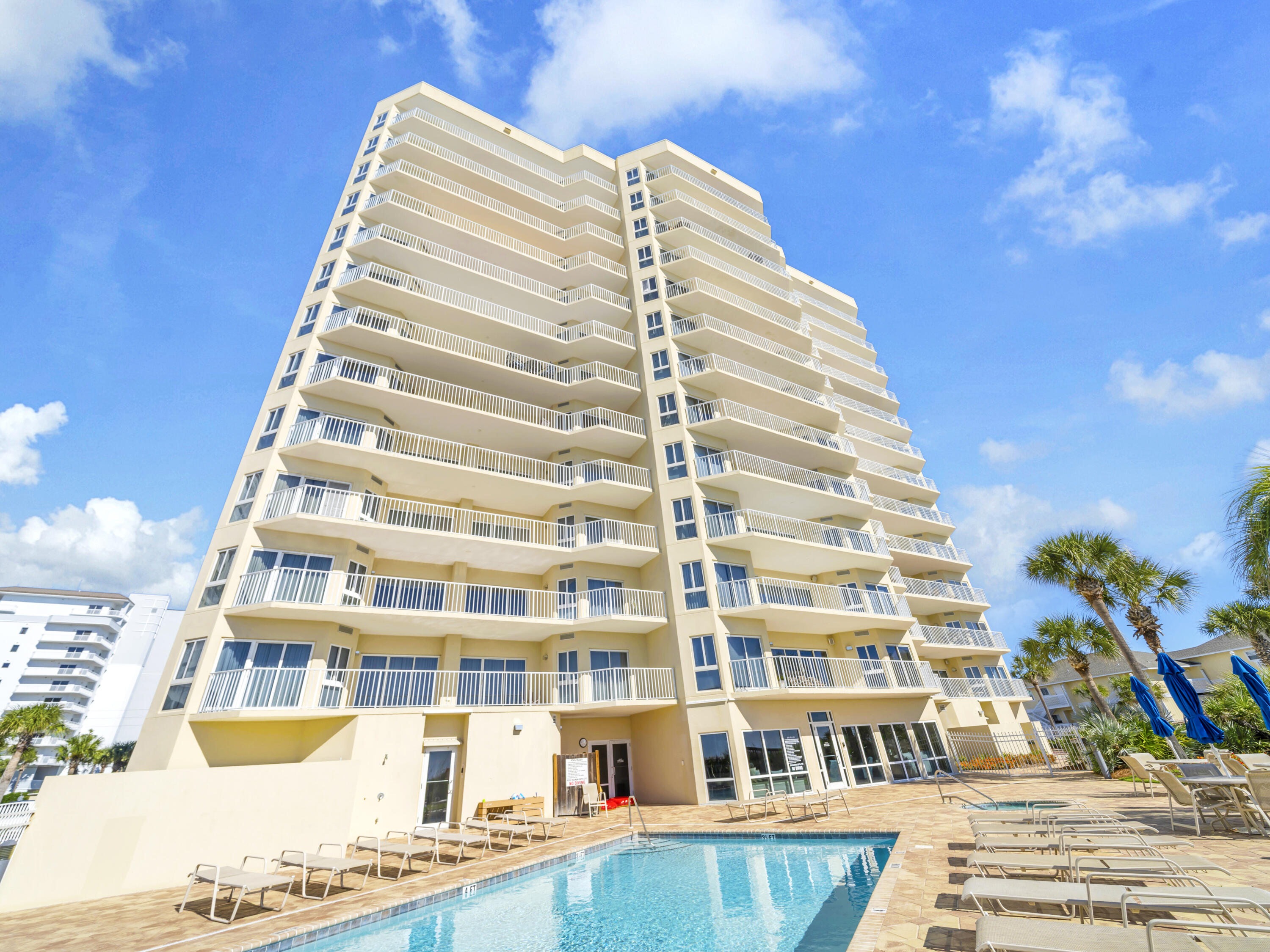 HOLIDAY ISLE TOWERS CONDO - Residential