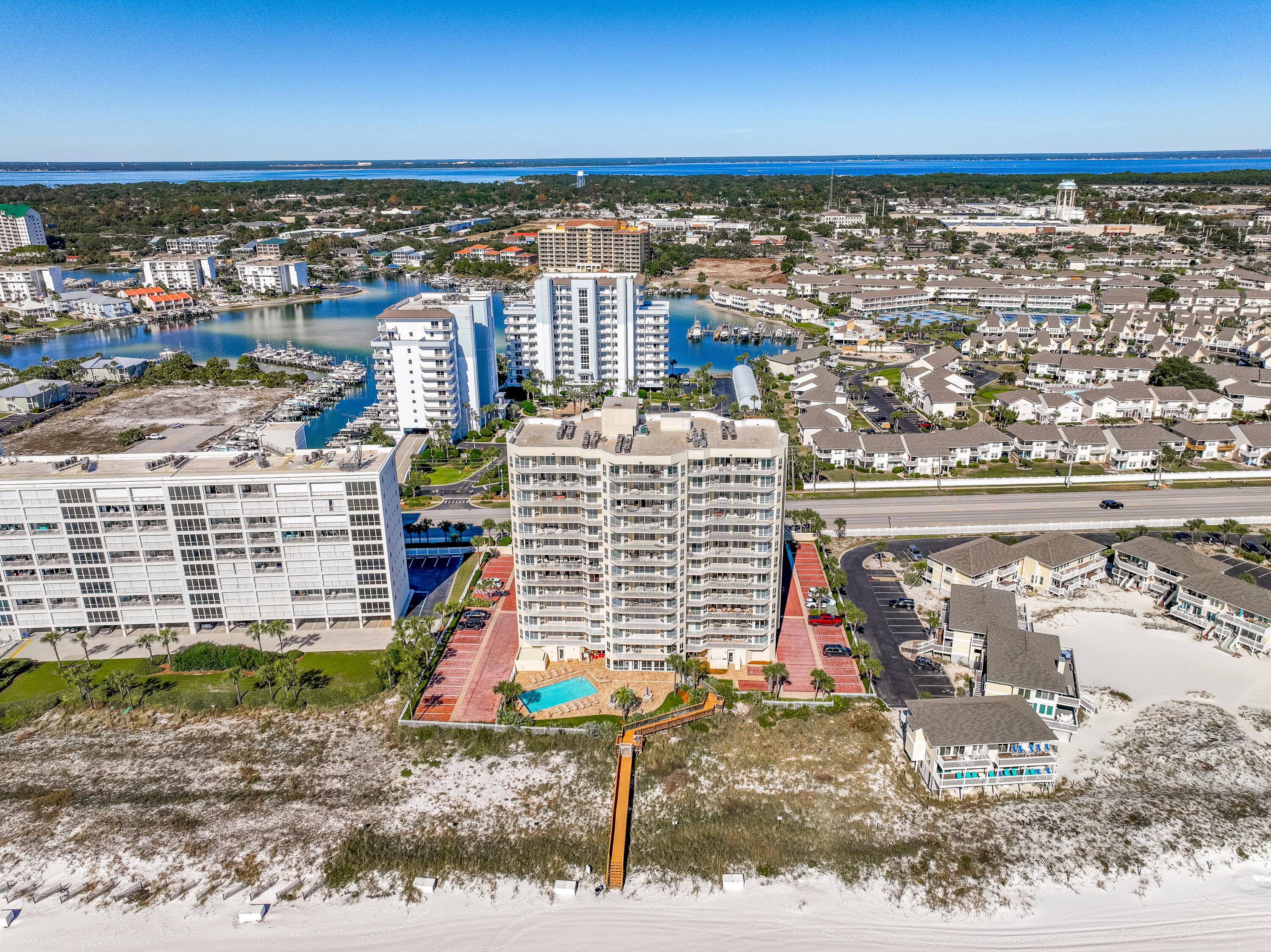 HOLIDAY ISLE TOWERS CONDO - Residential