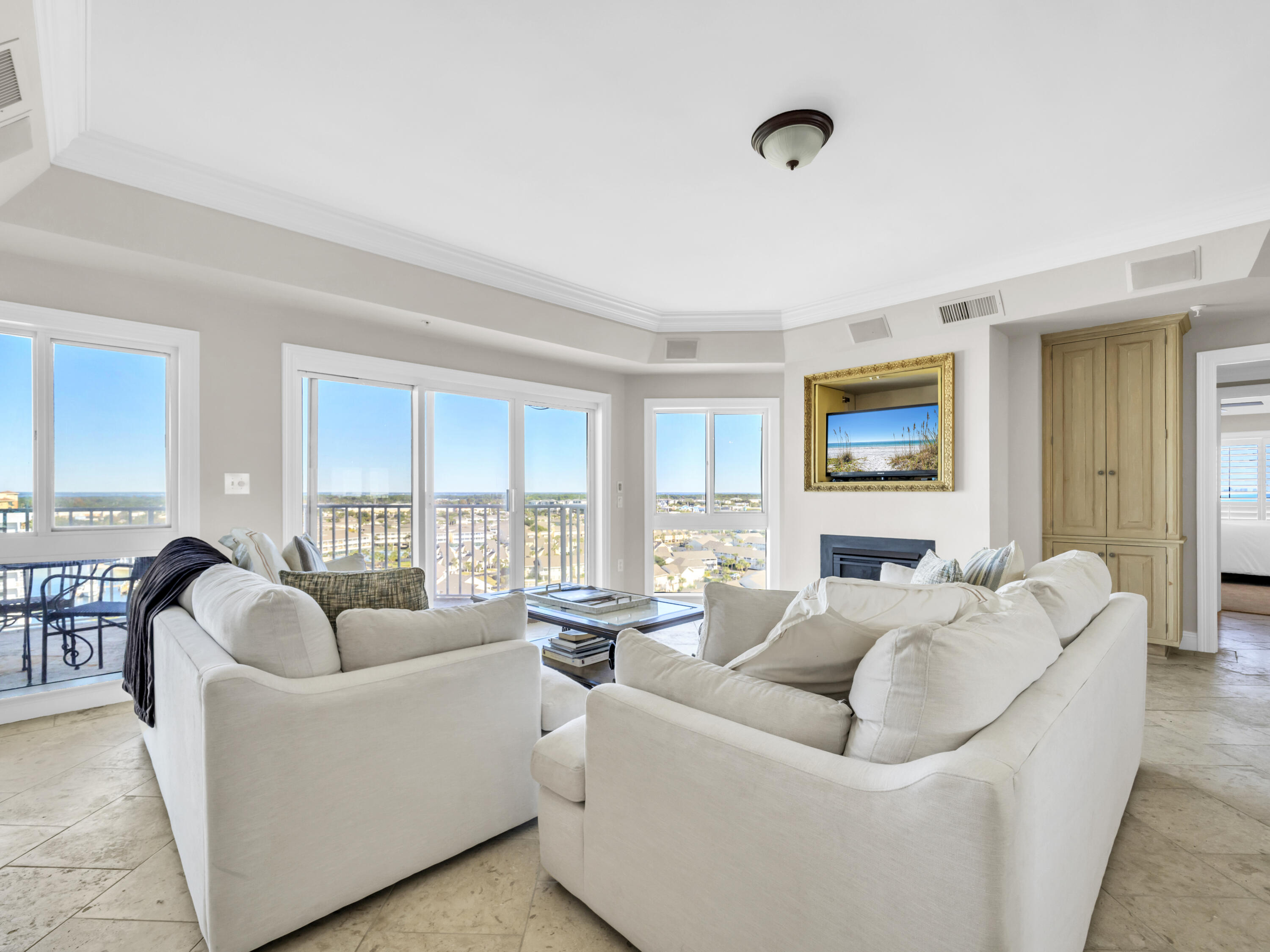 HOLIDAY ISLE TOWERS CONDO - Residential