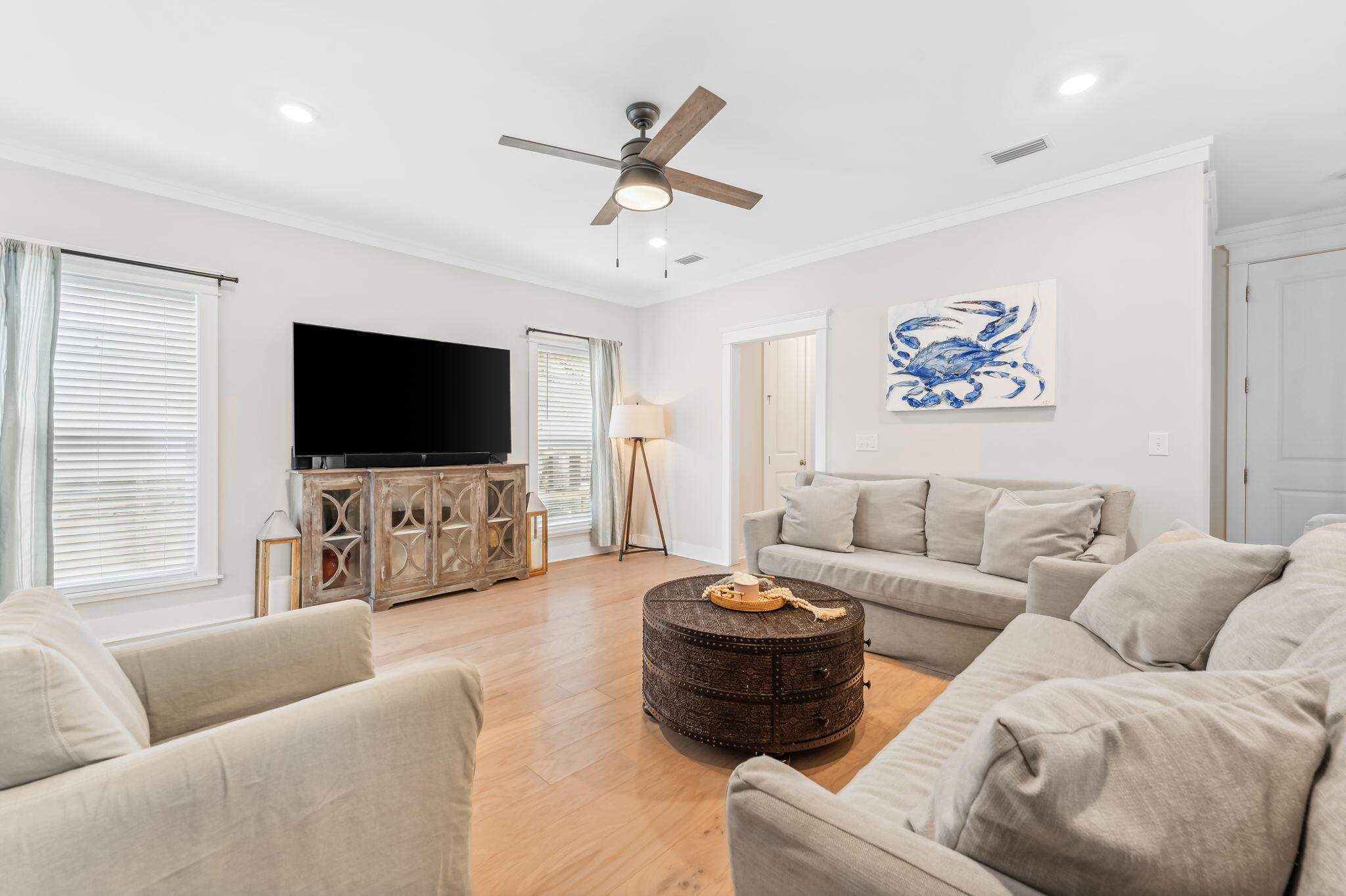 DAXTON ON THE BAY - Residential