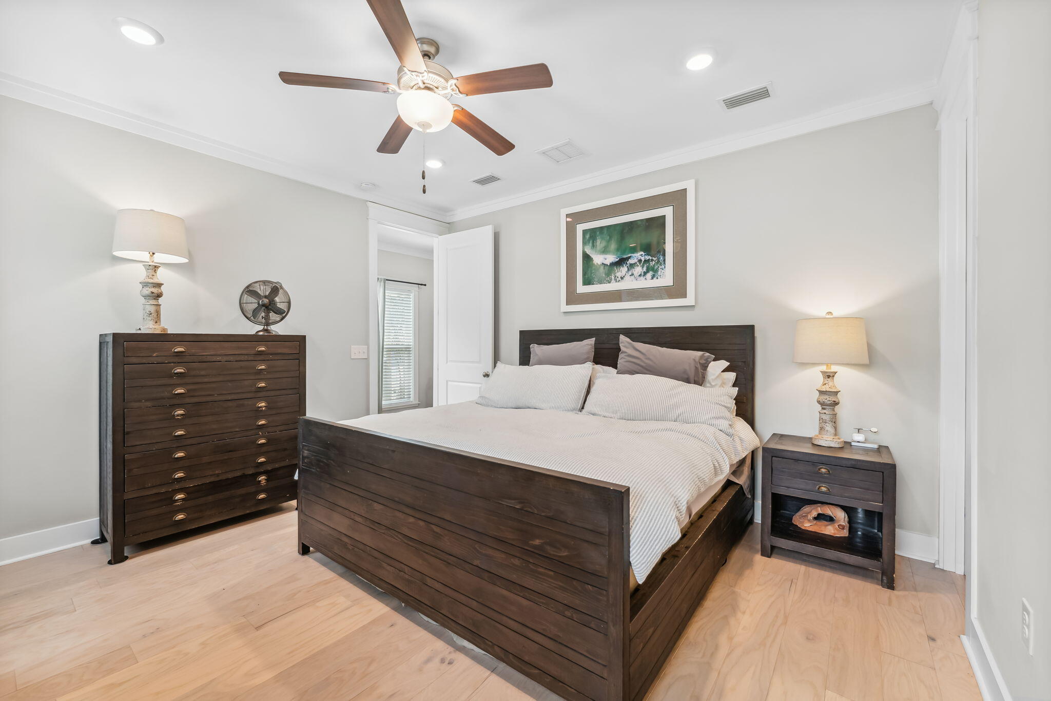 DAXTON ON THE BAY - Residential