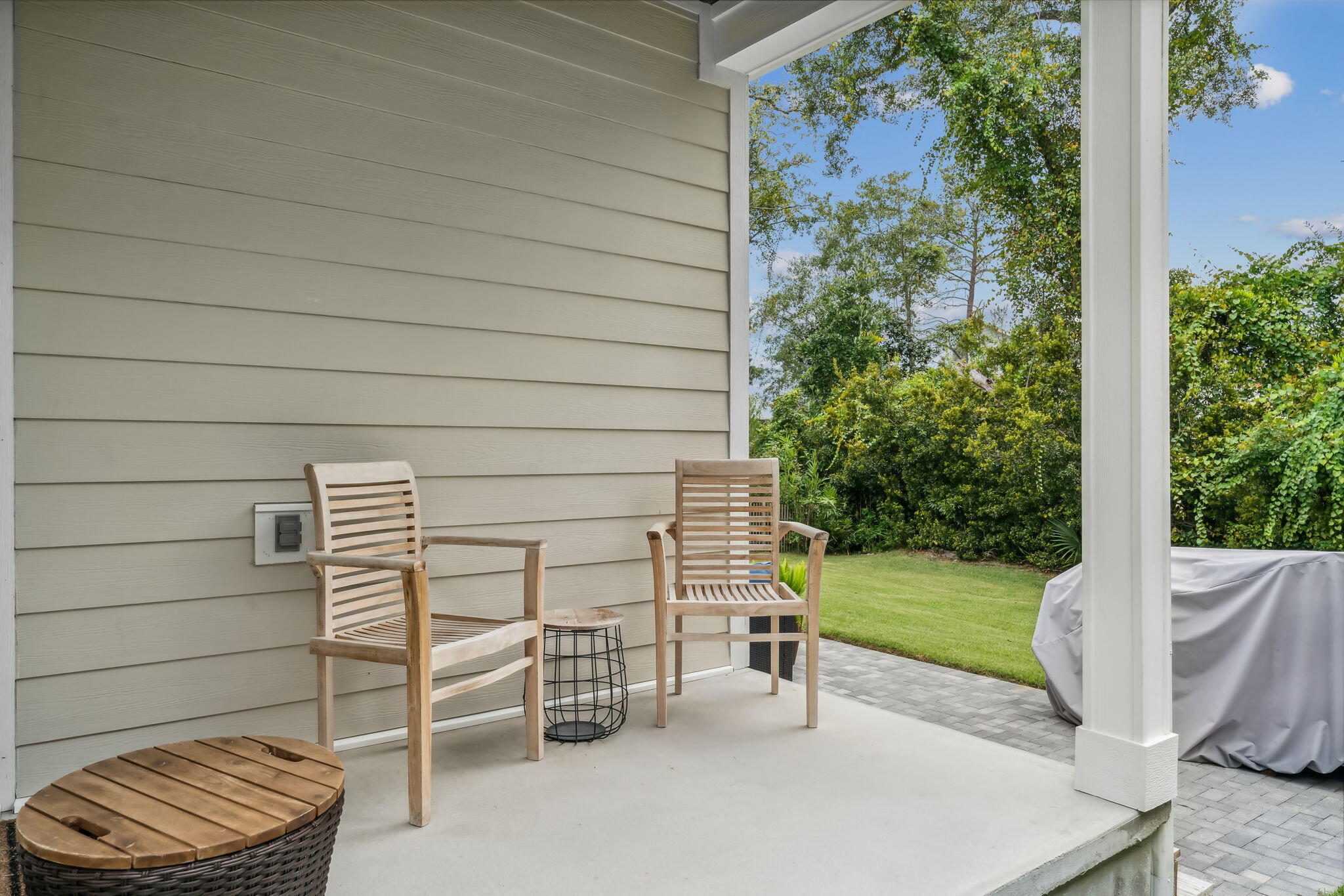 DAXTON ON THE BAY - Residential