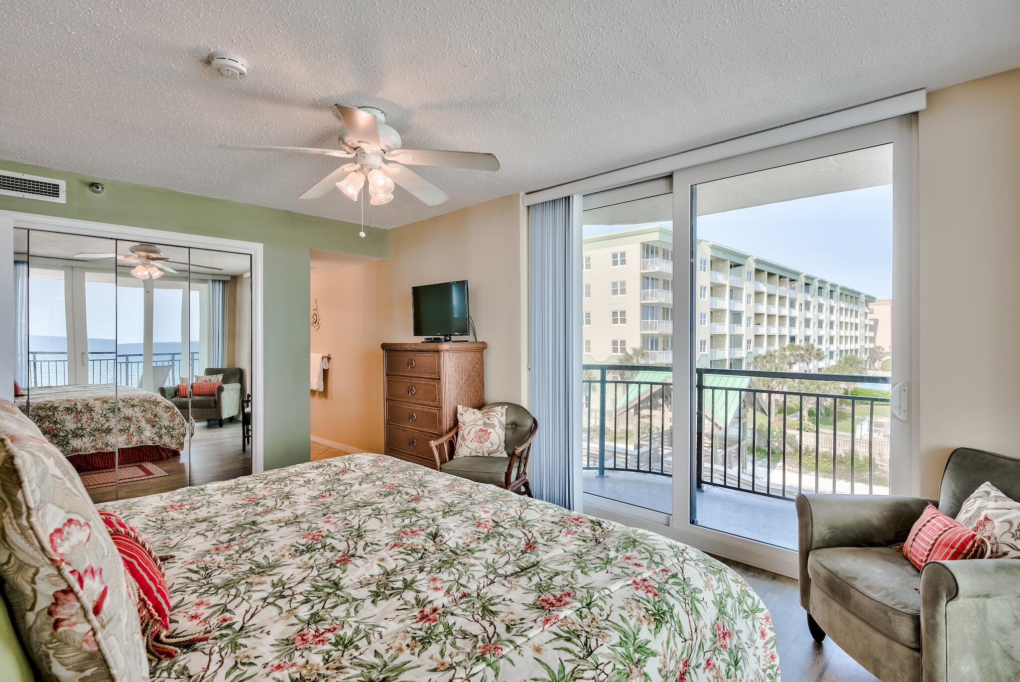 NAUTILUS CONDO - Residential