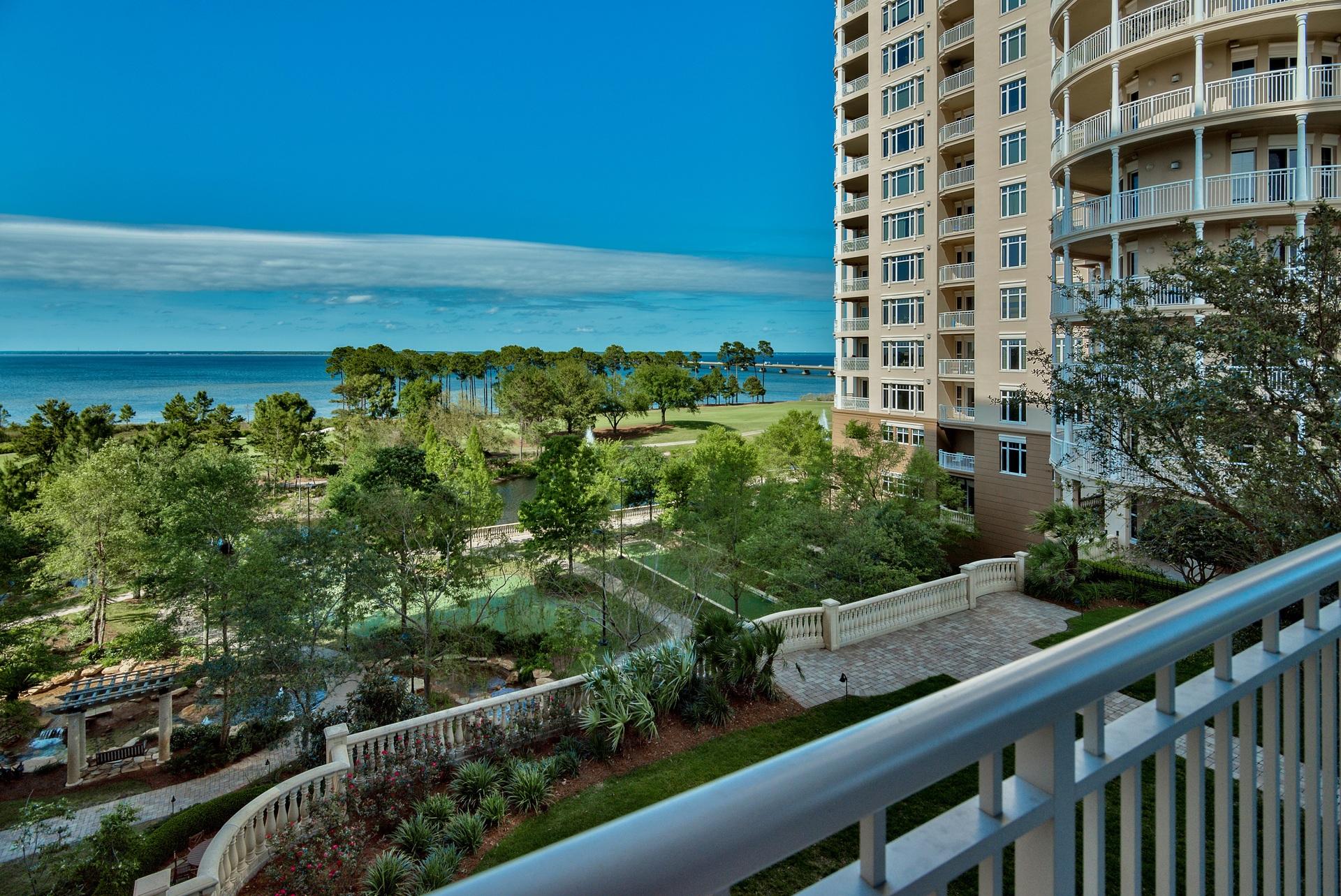 ONE WATER PLACE AT KELLY PLANTATION - Residential