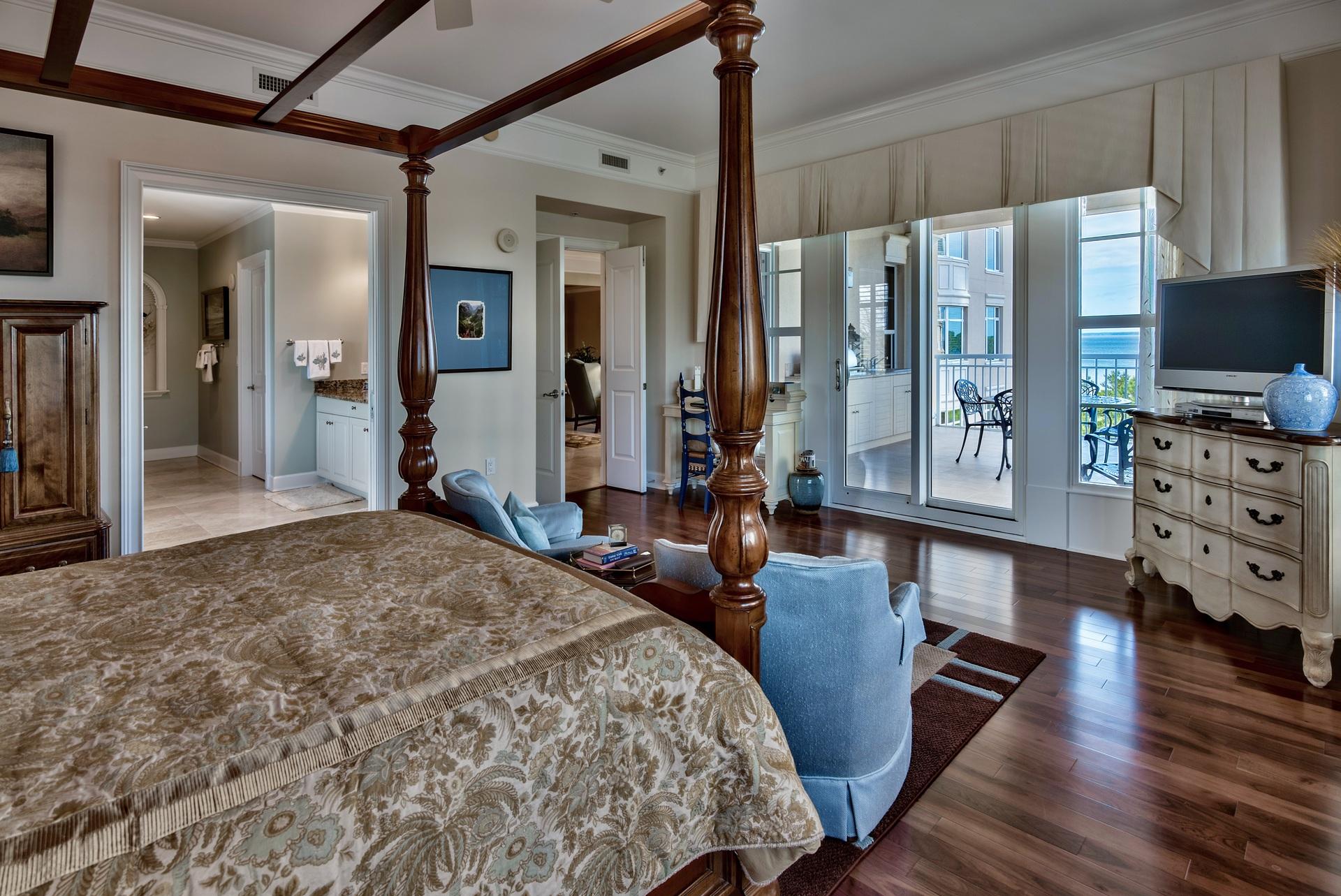 ONE WATER PLACE AT KELLY PLANTATION - Residential