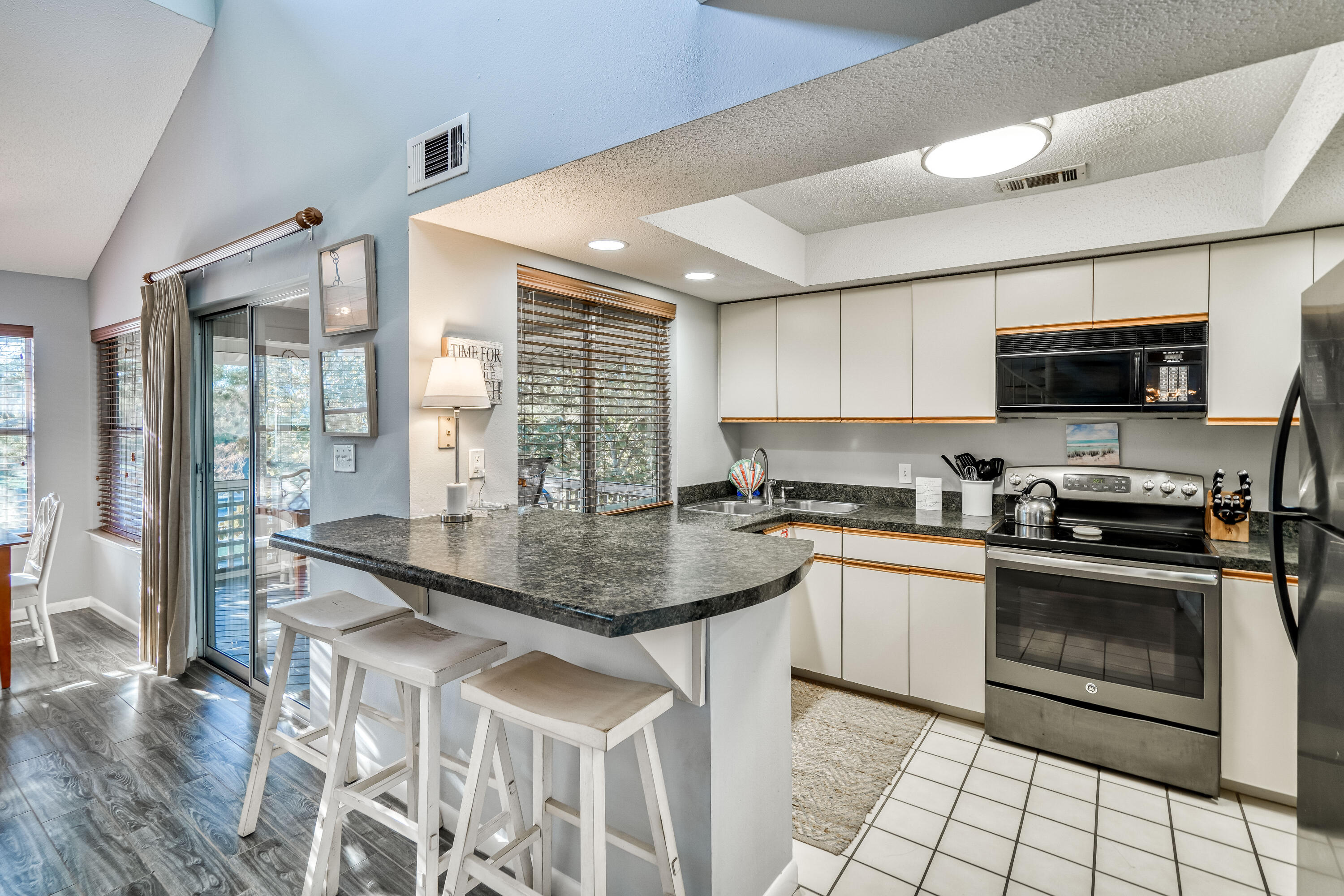 HIDDEN DUNES BEACH COTTAGES 2 - Residential