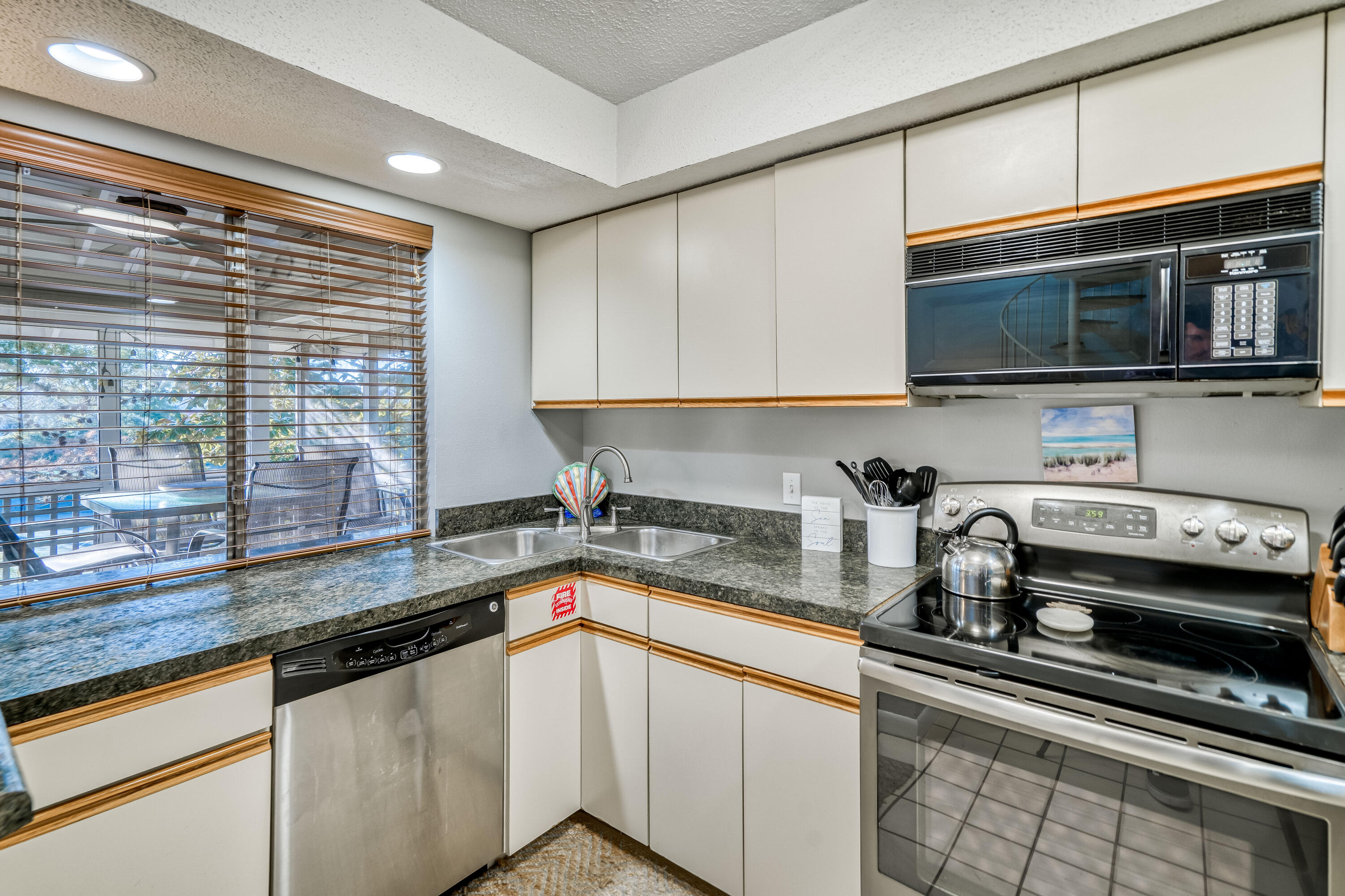 HIDDEN DUNES BEACH COTTAGES 2 - Residential