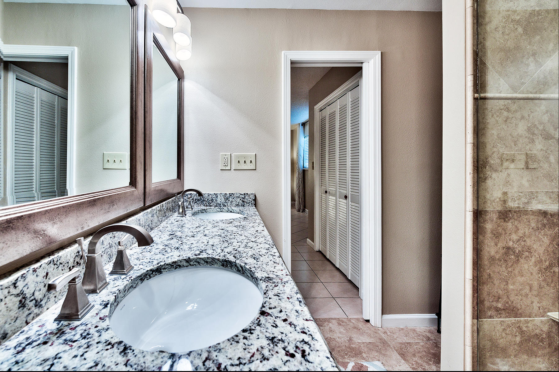 SEASCAPE CONDO GARDEN VILLA - Residential