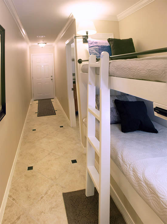 MARAVILLA CONDO 2 - Residential